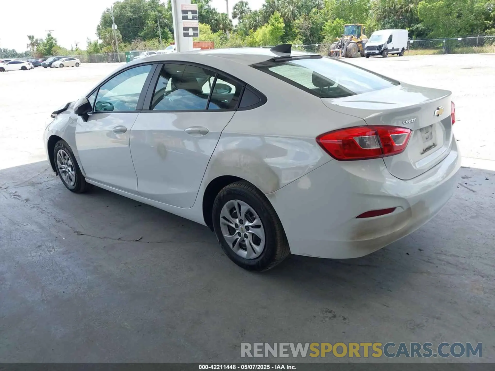3 Photograph of a damaged car 1G1BC5SM7K7151417 CHEVROLET CRUZE 2019