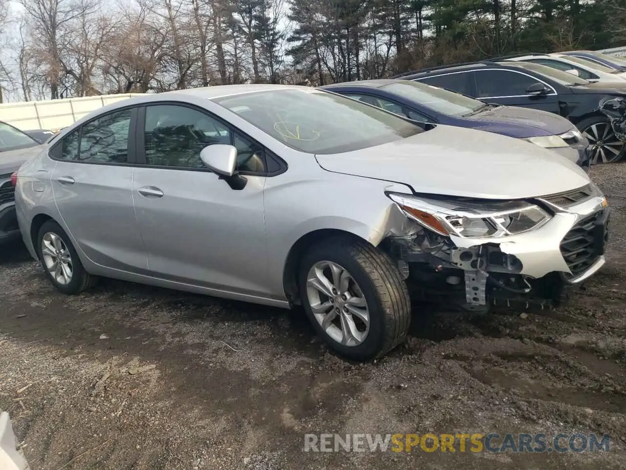 4 Фотография поврежденного автомобиля 1G1BC5SM8K7133301 CHEVROLET CRUZE 2019