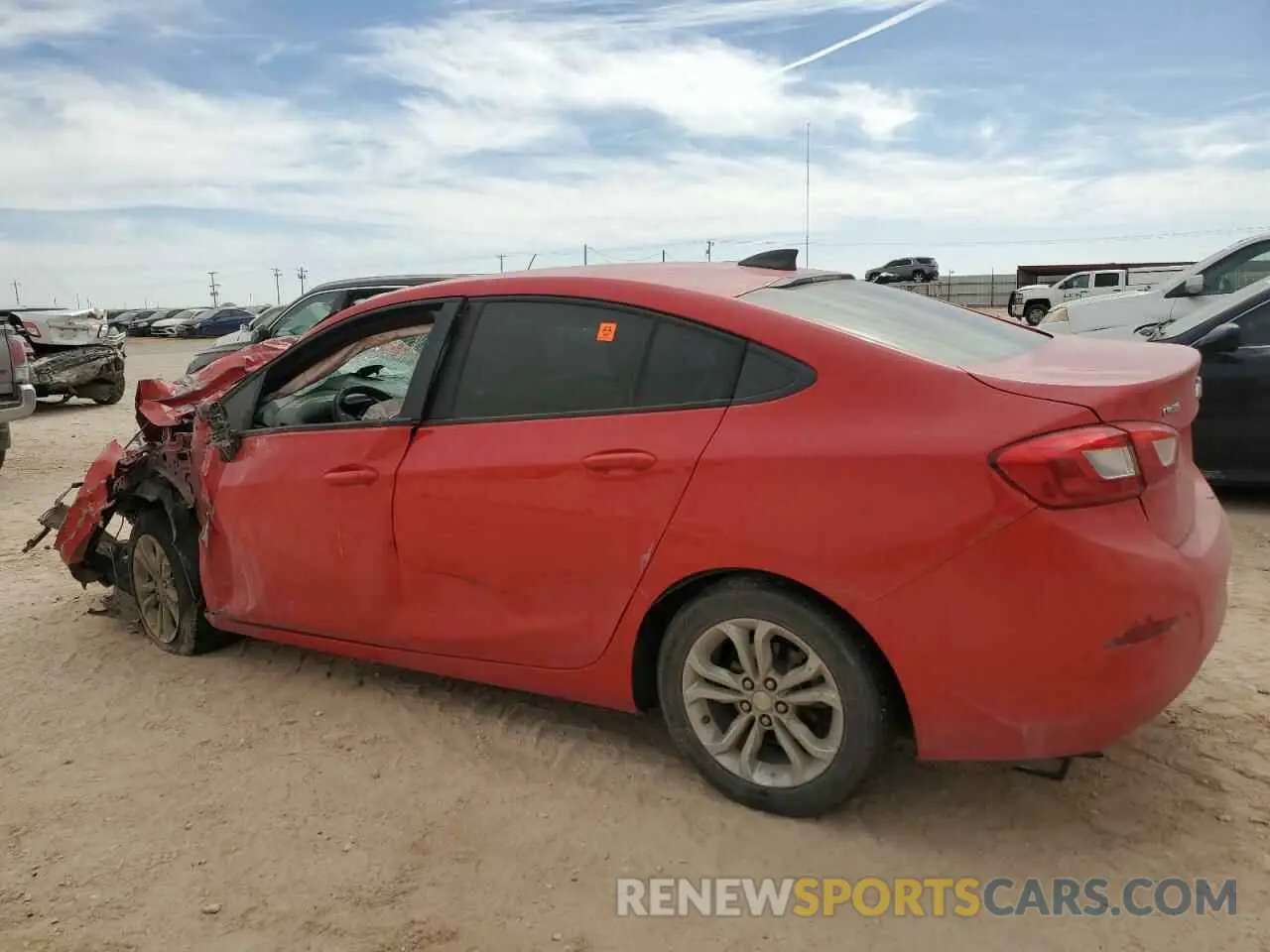 2 Фотография поврежденного автомобиля 1G1BC5SM9K7126633 CHEVROLET CRUZE 2019