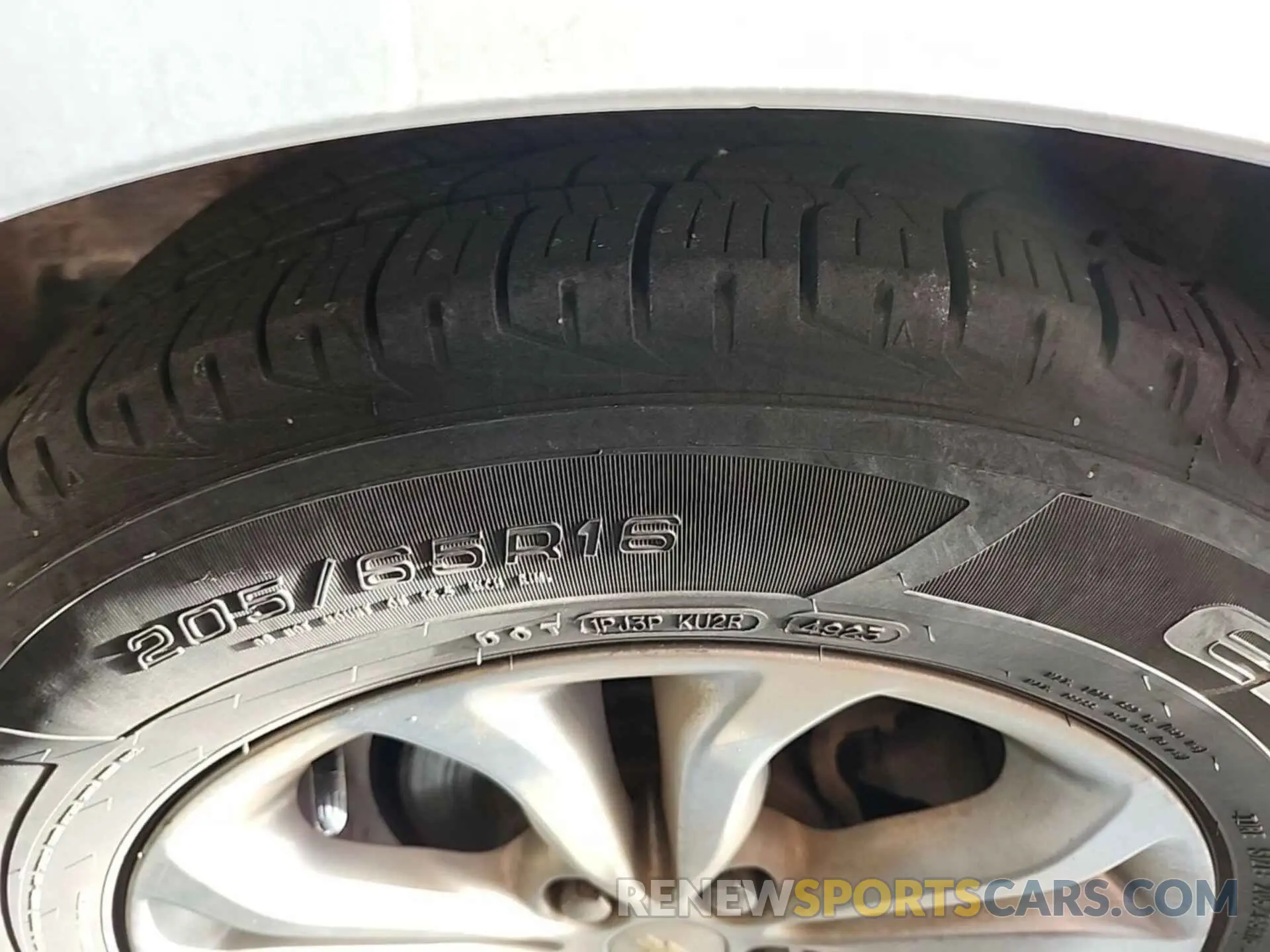 12 Photograph of a damaged car 1G1BC5SMXK7136281 CHEVROLET CRUZE 2019
