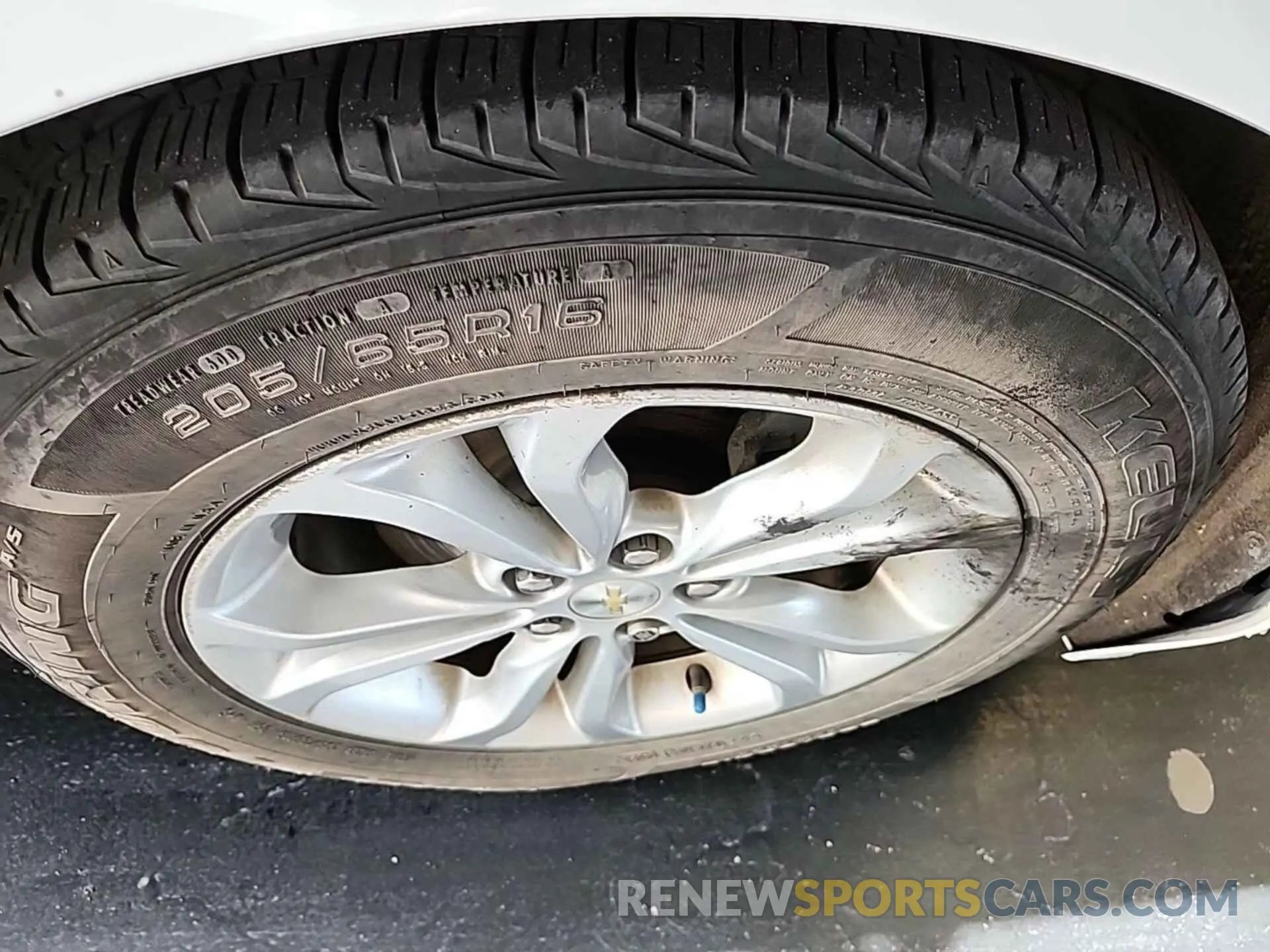 27 Photograph of a damaged car 1G1BC5SMXK7136281 CHEVROLET CRUZE 2019