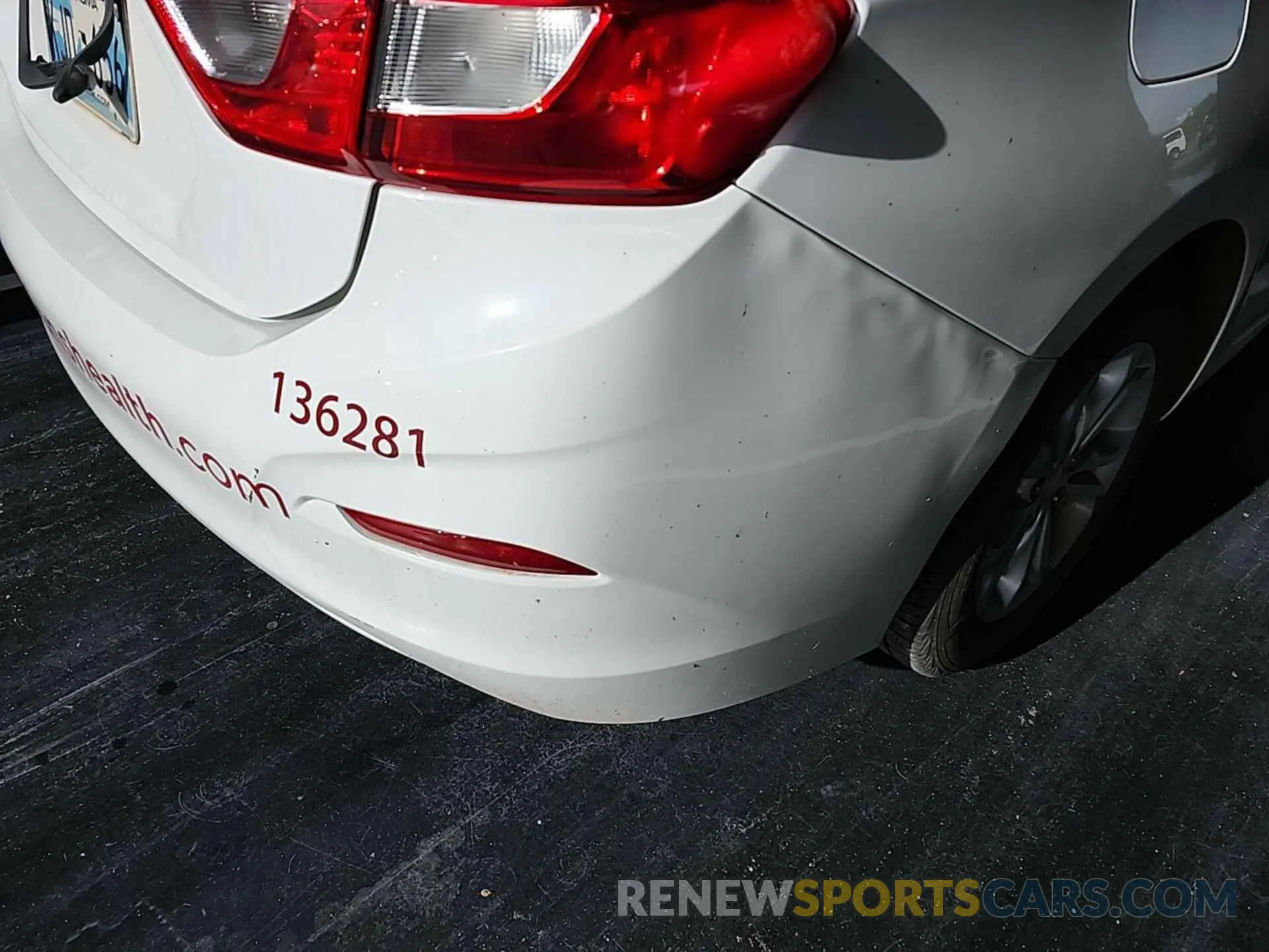 9 Photograph of a damaged car 1G1BC5SMXK7136281 CHEVROLET CRUZE 2019
