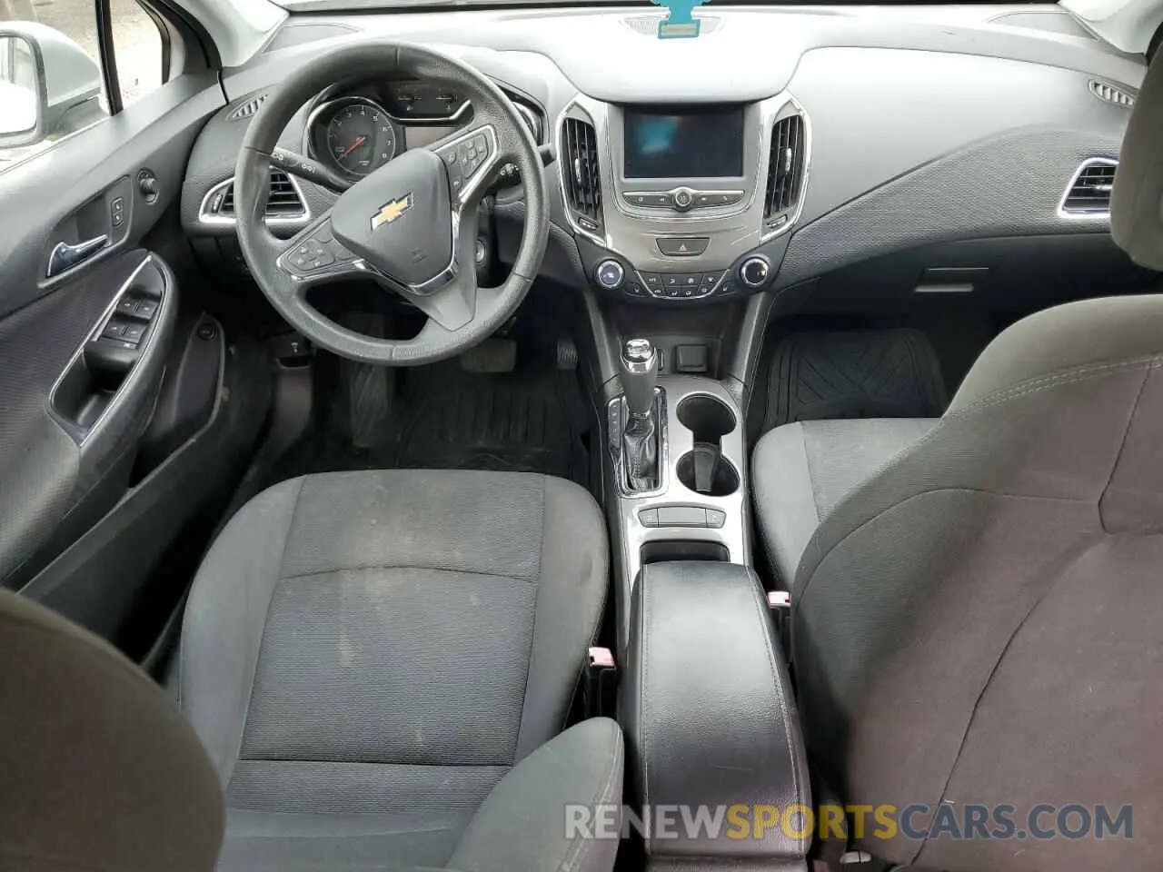 8 Photograph of a damaged car 1G1BE5SM0K7117359 CHEVROLET CRUZE 2019