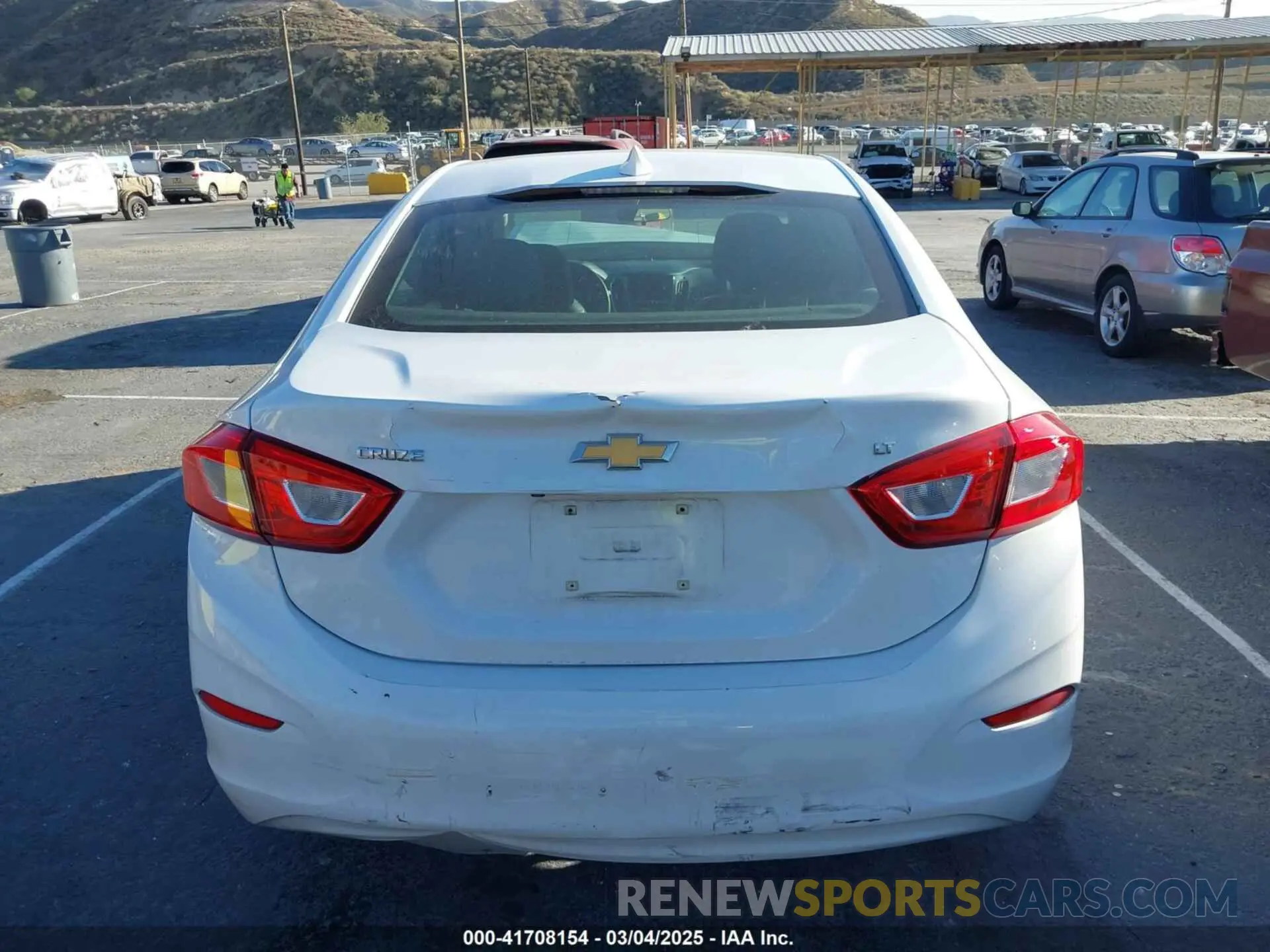 17 Photograph of a damaged car 1G1BE5SM0K7121251 CHEVROLET CRUZE 2019