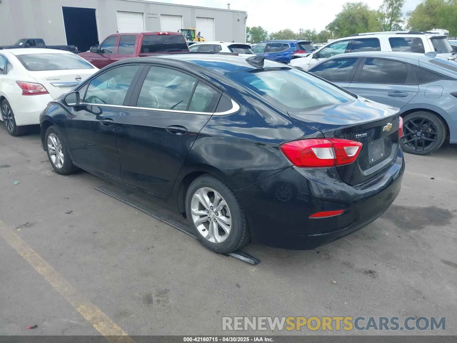 3 Фотография поврежденного автомобиля 1G1BE5SM1K7141234 CHEVROLET CRUZE 2019