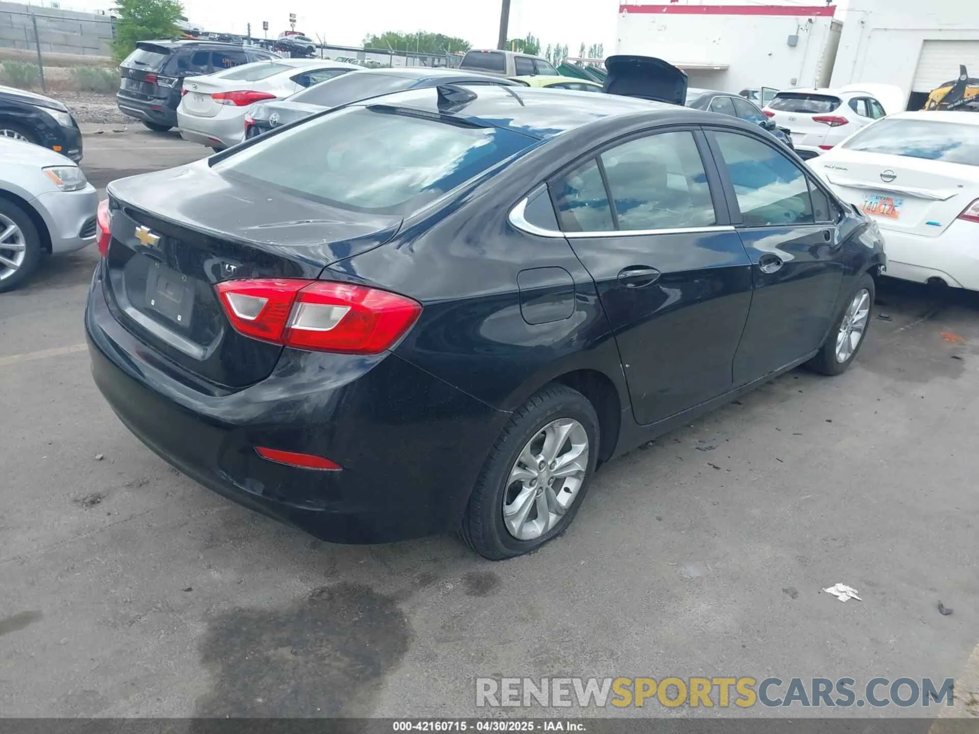 4 Фотография поврежденного автомобиля 1G1BE5SM1K7141234 CHEVROLET CRUZE 2019