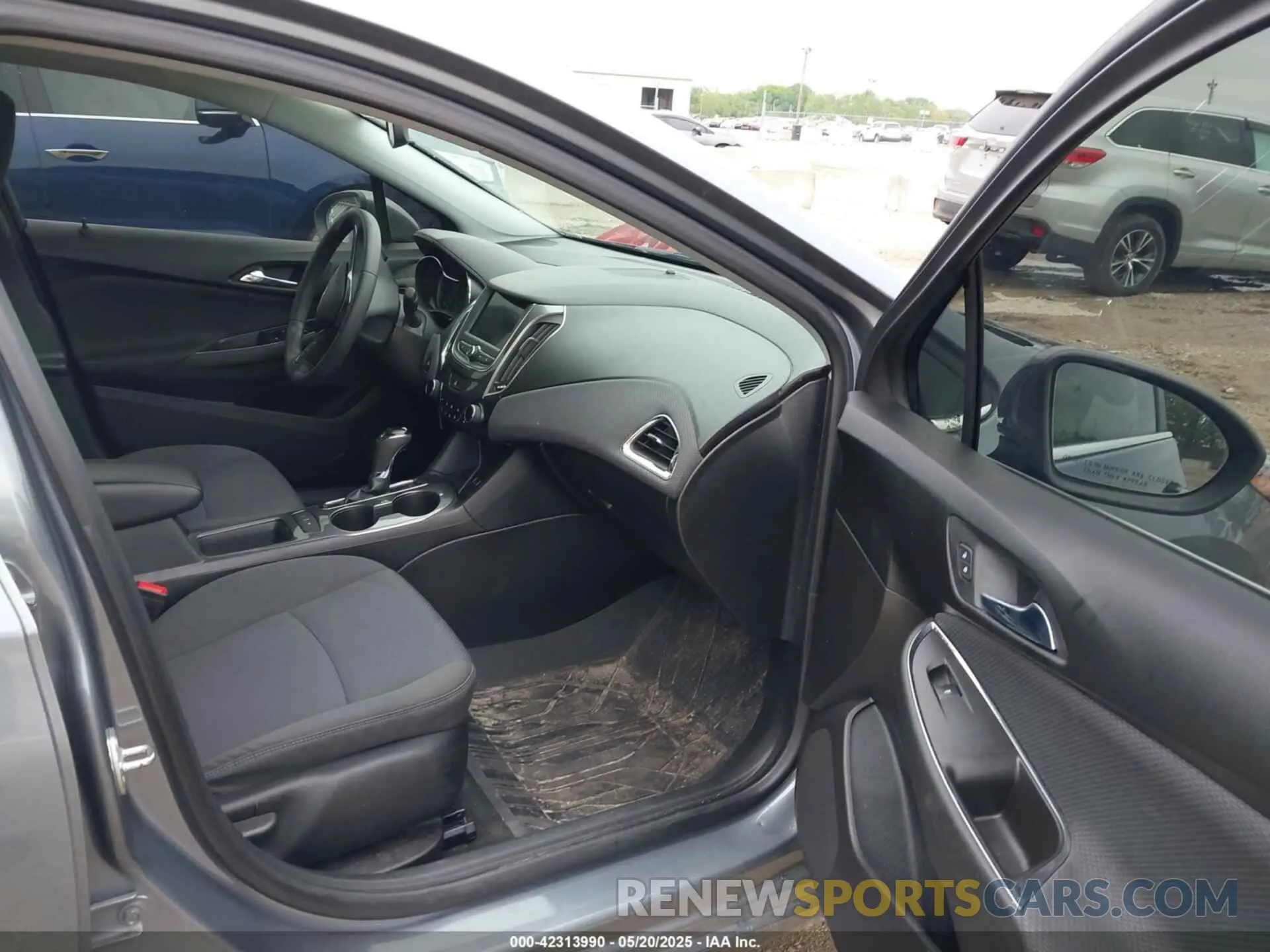 5 Photograph of a damaged car 1G1BE5SM2K7103799 CHEVROLET CRUZE 2019