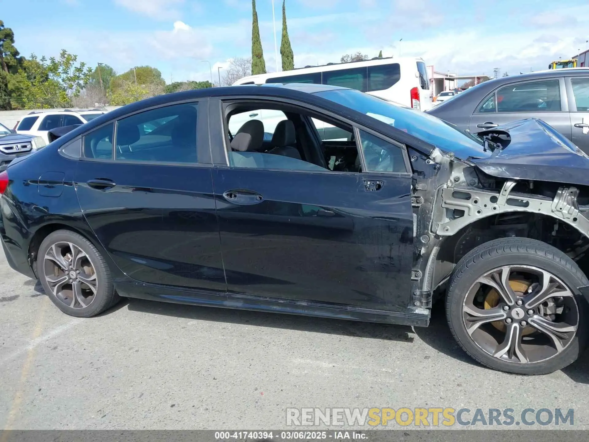 14 Photograph of a damaged car 1G1BE5SM2K7119985 CHEVROLET CRUZE 2019