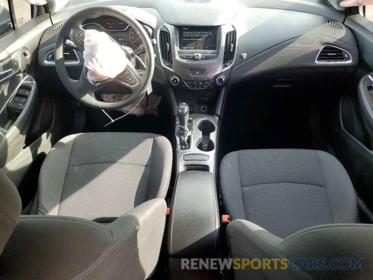 8 Фотография поврежденного автомобиля 1G1BE5SM2K7144725 CHEVROLET CRUZE 2019
