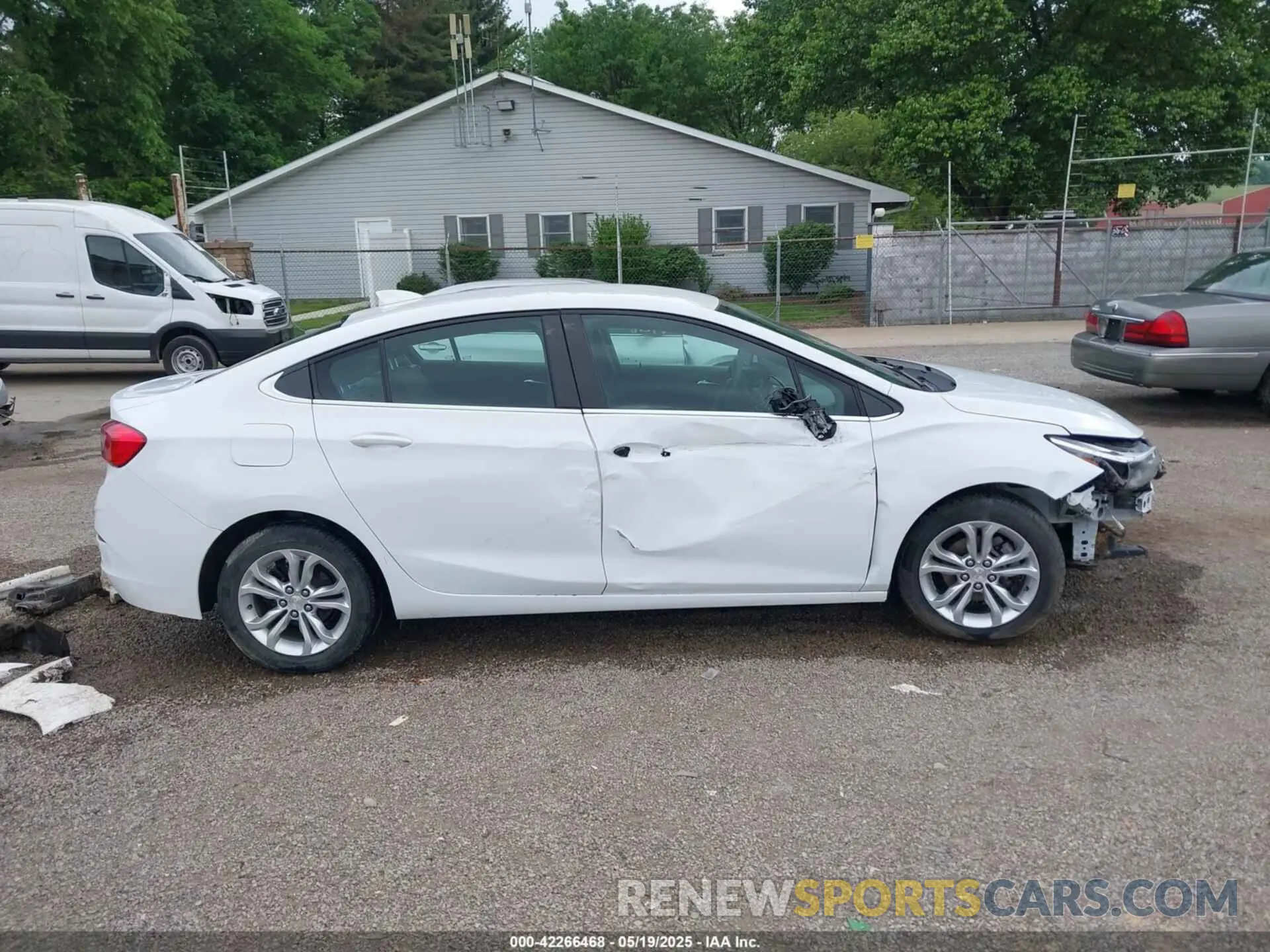 14 Photograph of a damaged car 1G1BE5SM3K7115346 CHEVROLET CRUZE 2019