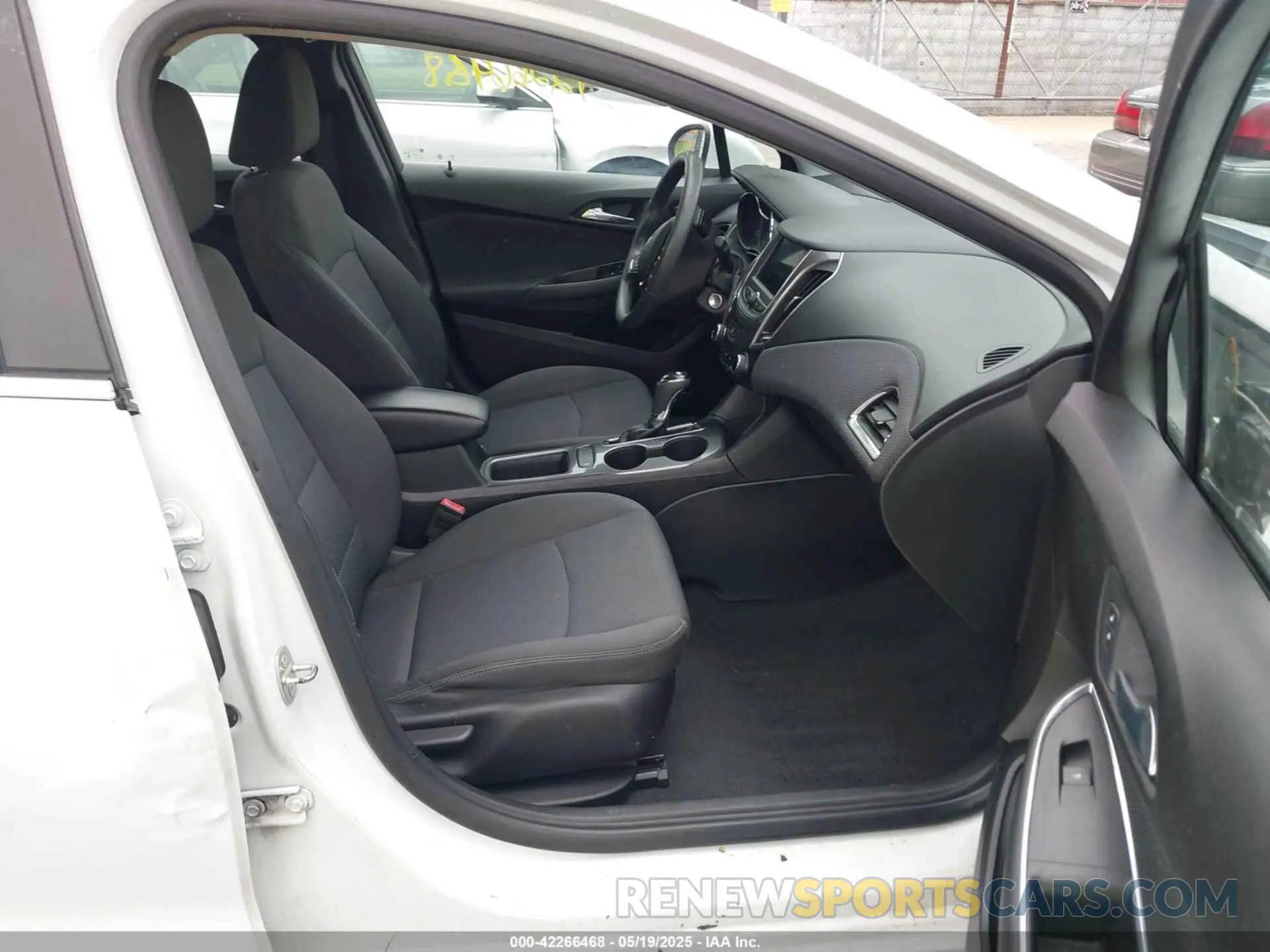 5 Photograph of a damaged car 1G1BE5SM3K7115346 CHEVROLET CRUZE 2019