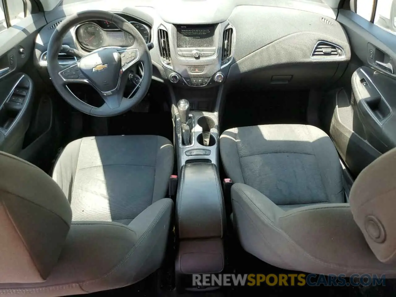 8 Photograph of a damaged car 1G1BE5SM4K7112357 CHEVROLET CRUZE 2019