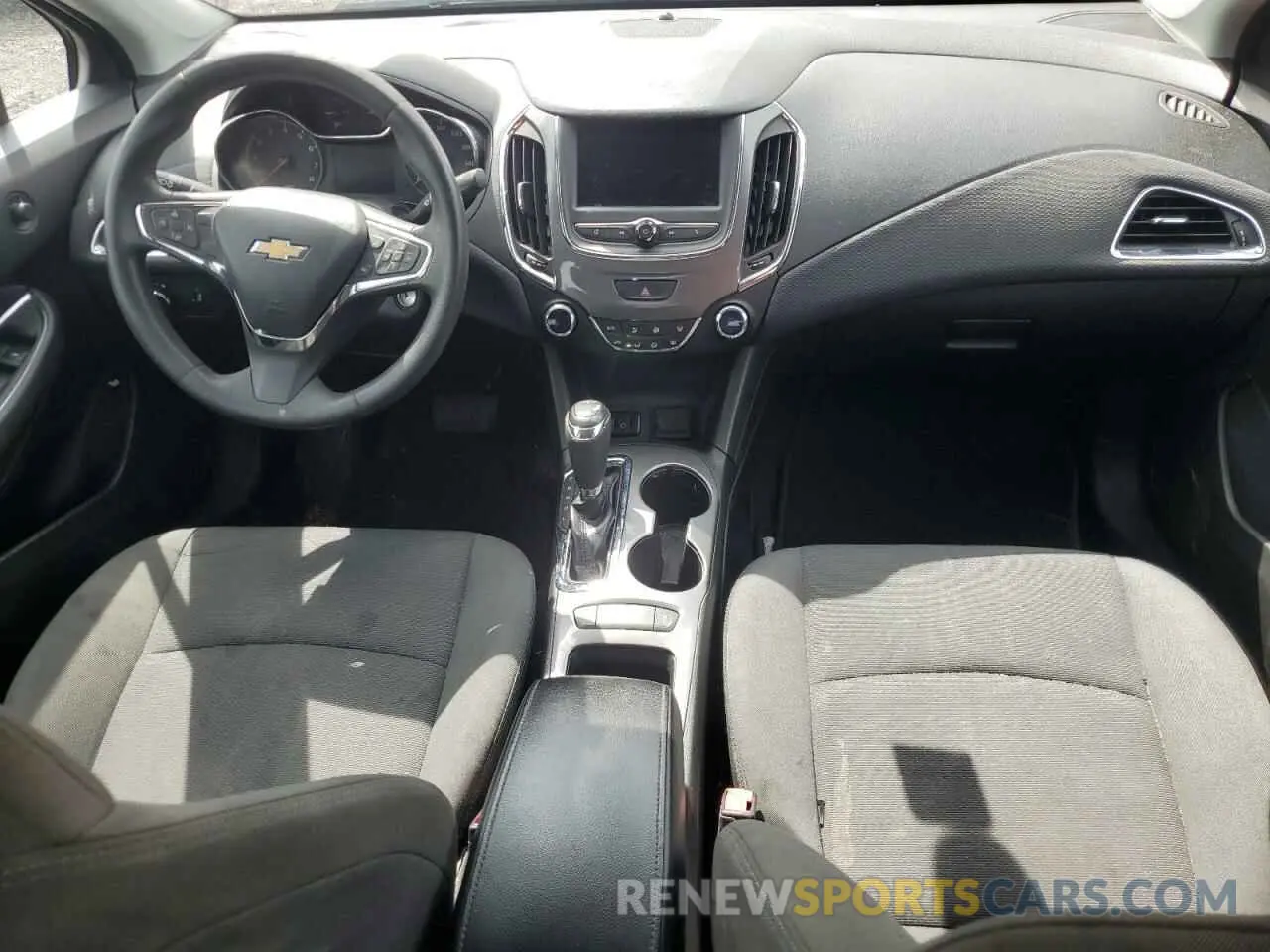 8 Photograph of a damaged car 1G1BE5SM4K7115856 CHEVROLET CRUZE 2019