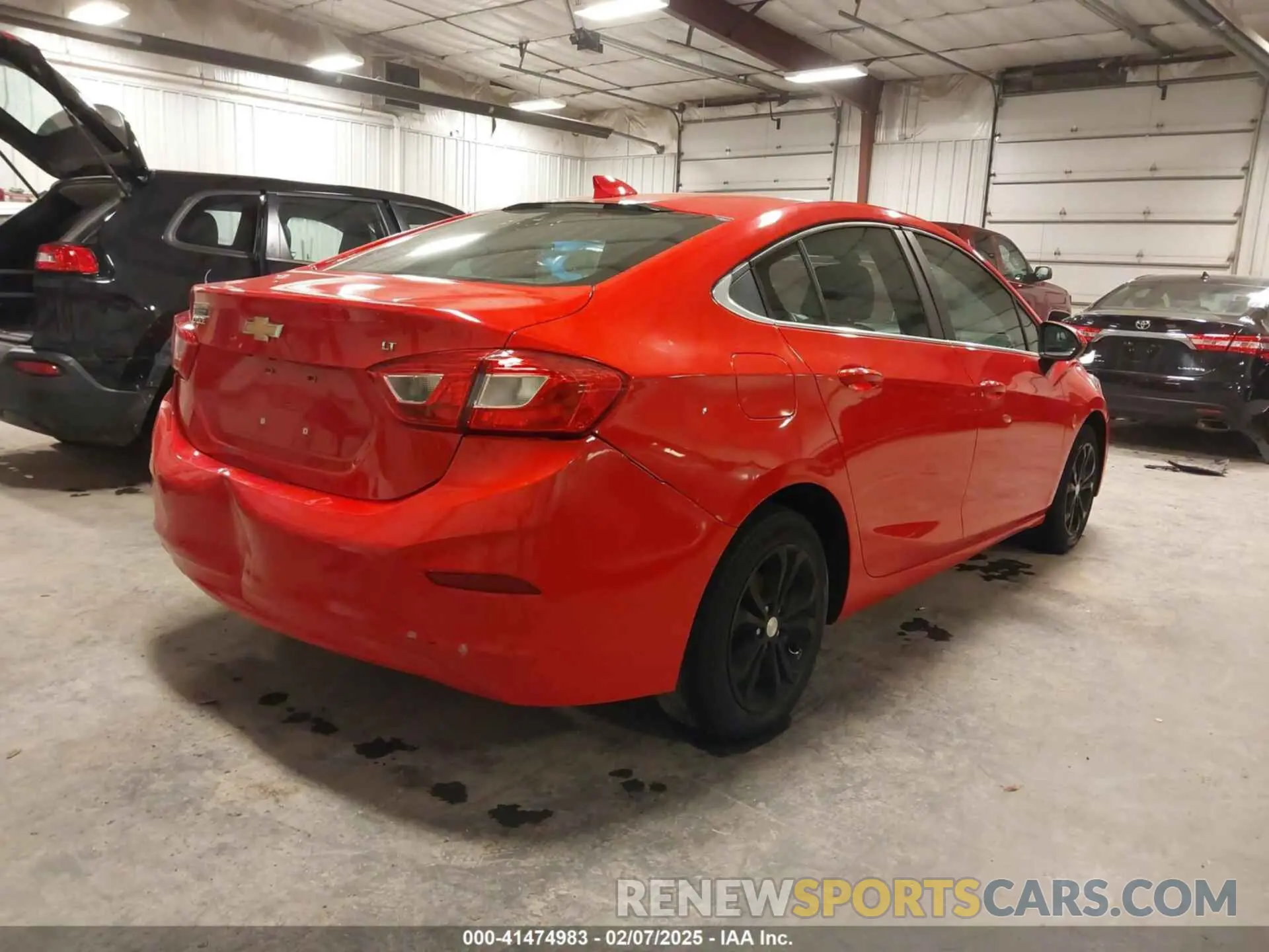 4 Фотография поврежденного автомобиля 1G1BE5SM4K7142717 CHEVROLET CRUZE 2019