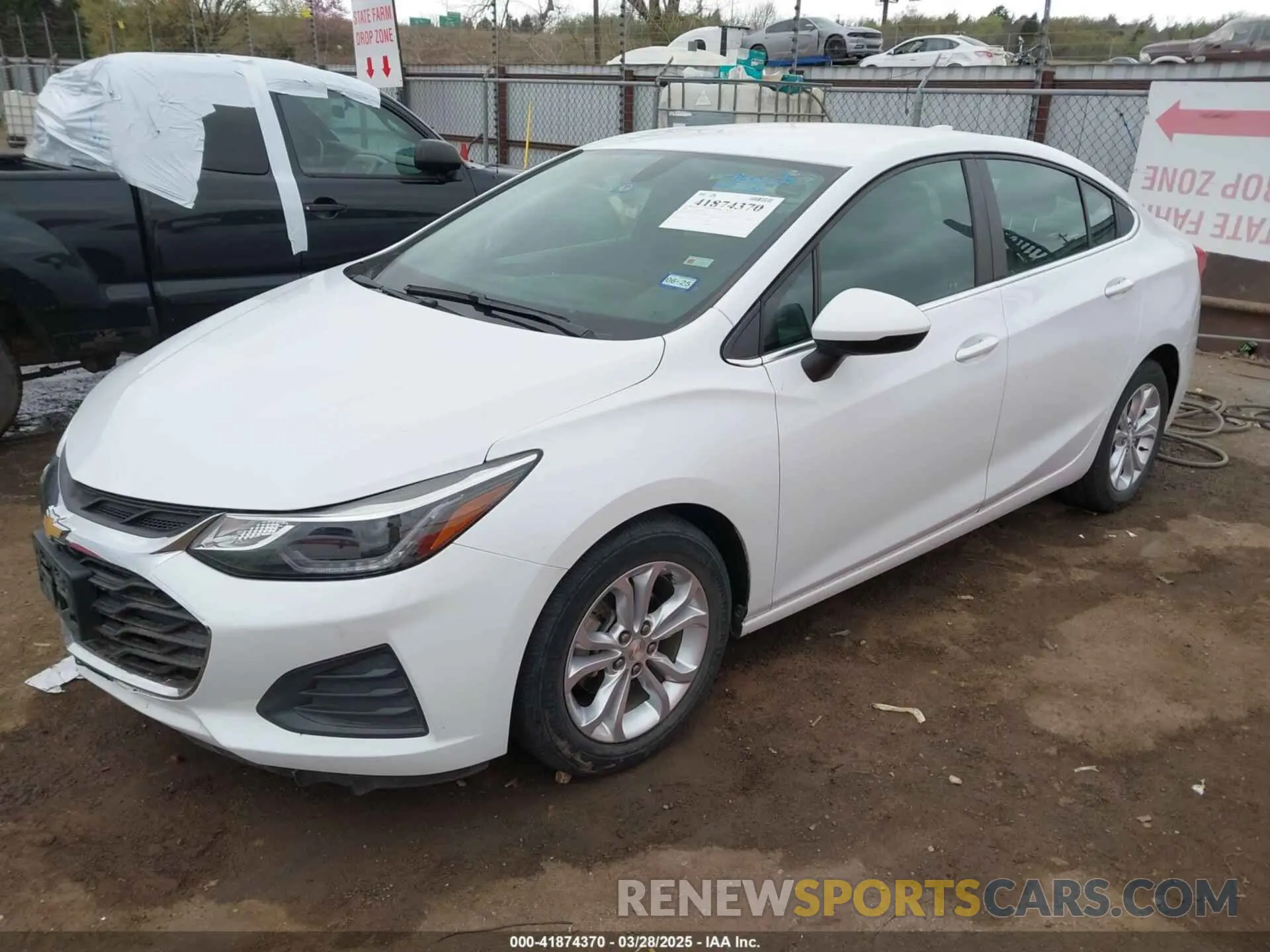 2 Photograph of a damaged car 1G1BE5SM5K7111525 CHEVROLET CRUZE 2019