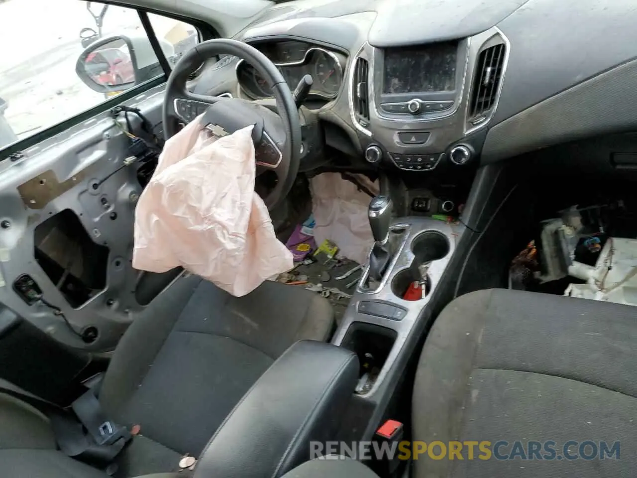 8 Фотография поврежденного автомобиля 1G1BE5SM5K7124761 CHEVROLET CRUZE 2019