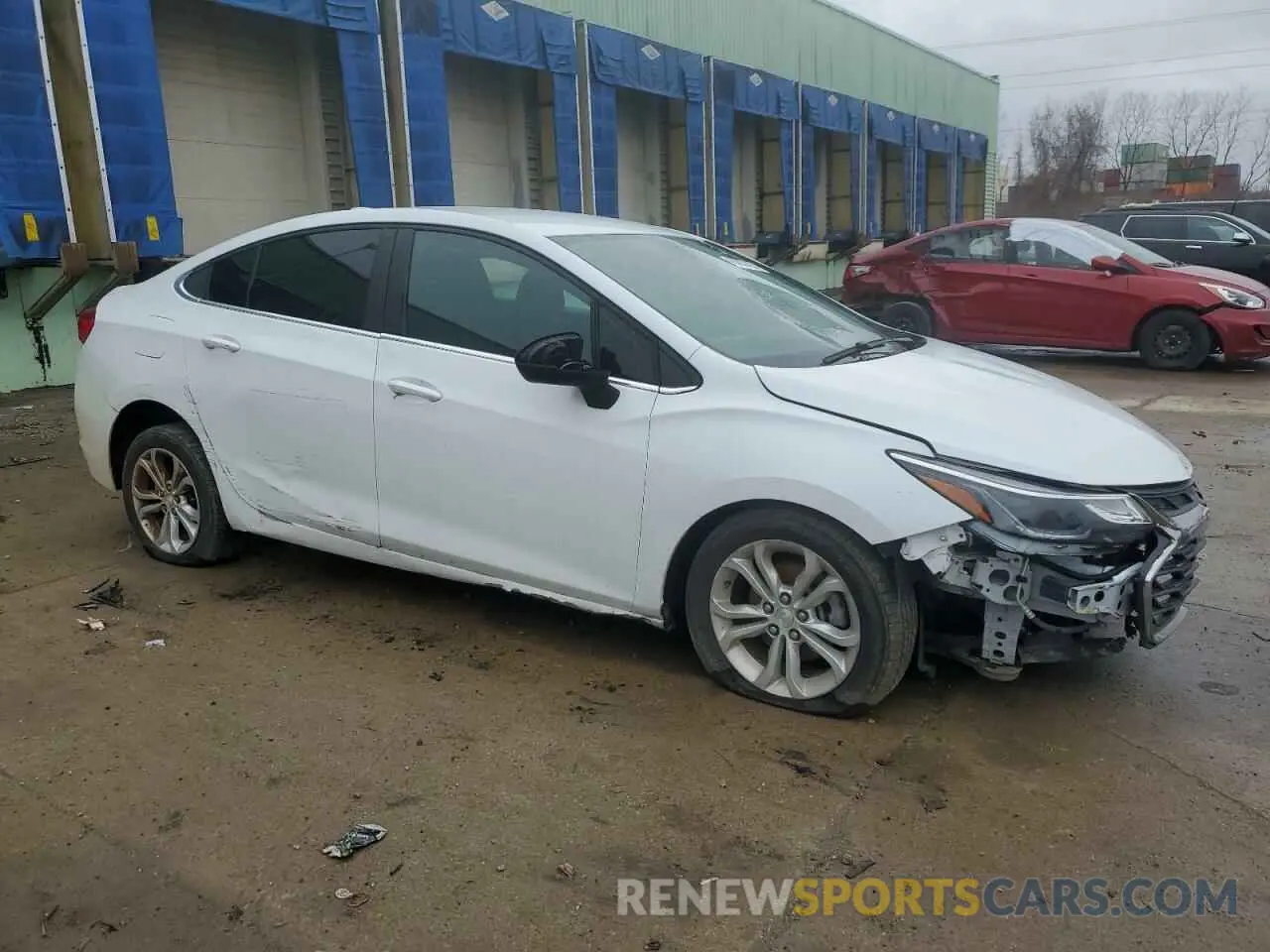 4 Фотография поврежденного автомобиля 1G1BE5SM5K7146193 CHEVROLET CRUZE 2019
