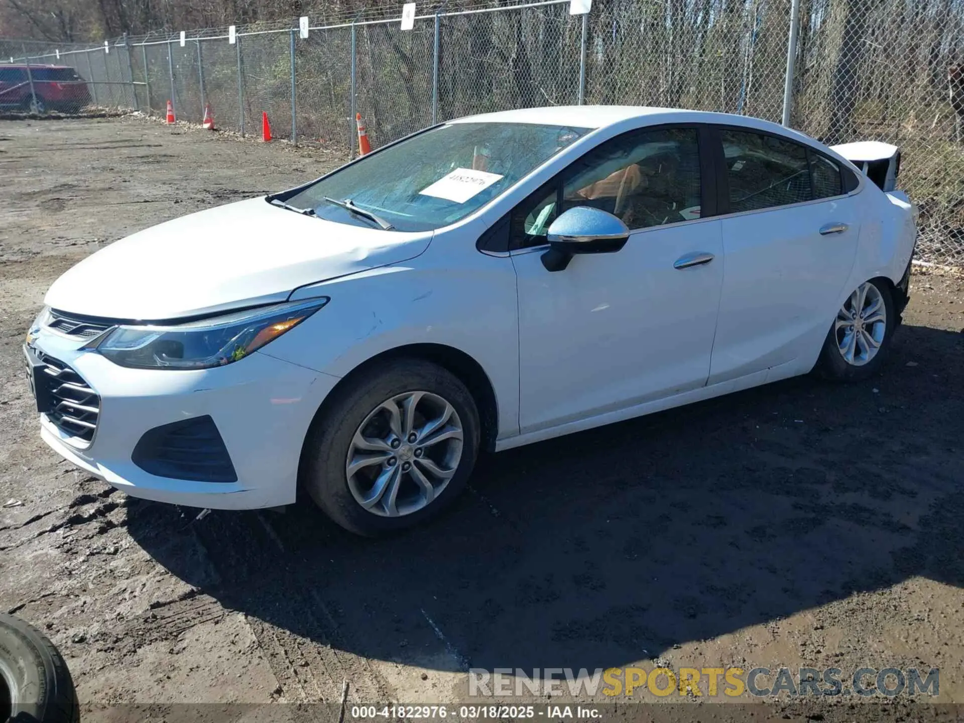 2 Фотография поврежденного автомобиля 1G1BE5SM6K7116362 CHEVROLET CRUZE 2019