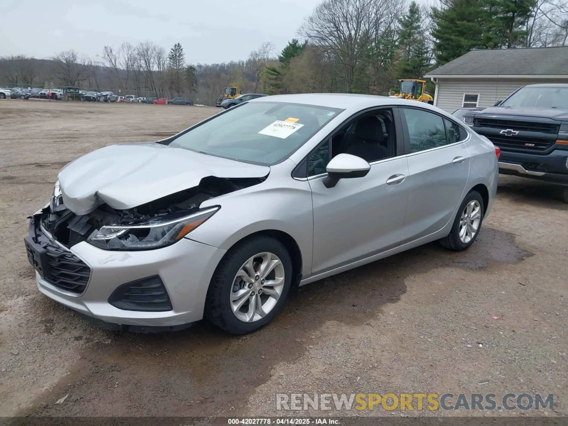 2 Photograph of a damaged car 1G1BE5SM7K7104382 CHEVROLET CRUZE 2019