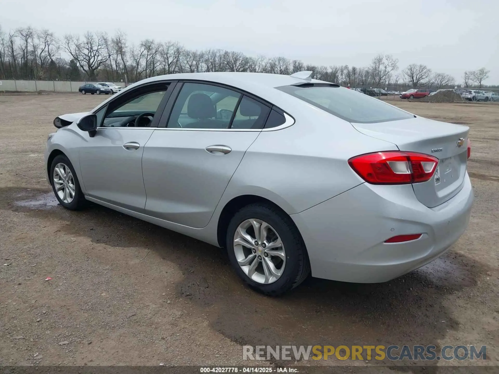 3 Photograph of a damaged car 1G1BE5SM7K7104382 CHEVROLET CRUZE 2019