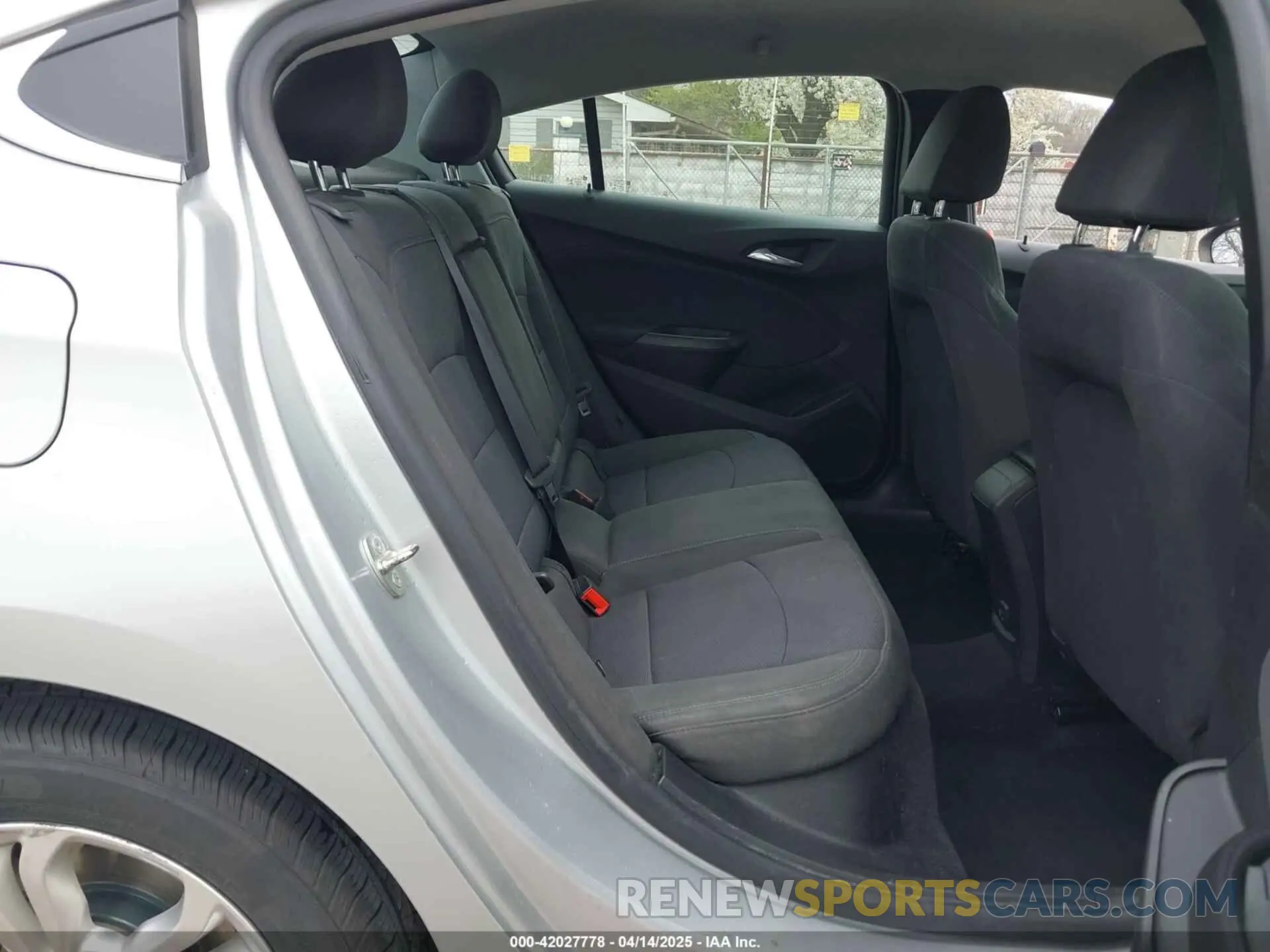 8 Photograph of a damaged car 1G1BE5SM7K7104382 CHEVROLET CRUZE 2019