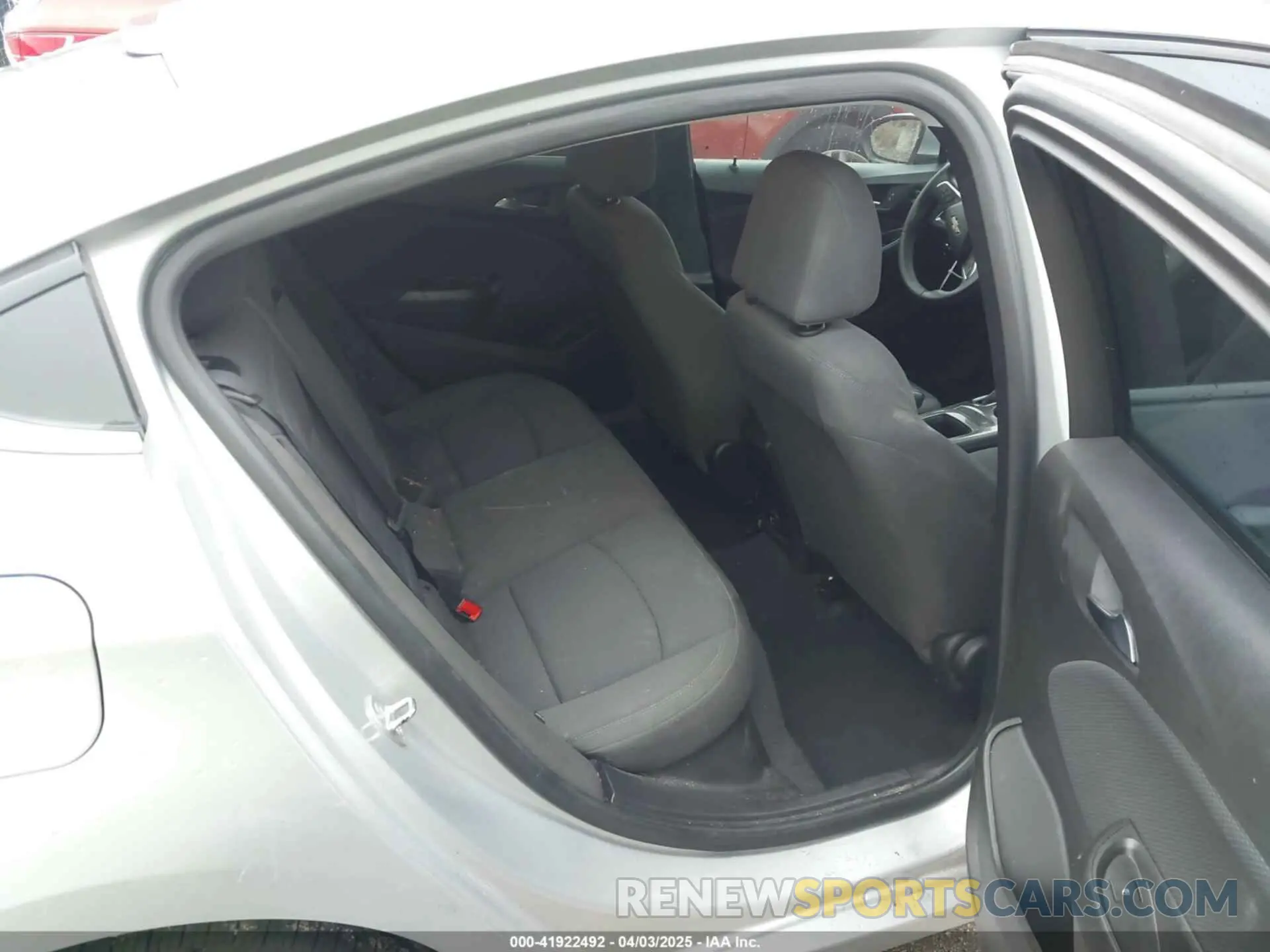 8 Photograph of a damaged car 1G1BE5SM7K7107704 CHEVROLET CRUZE 2019