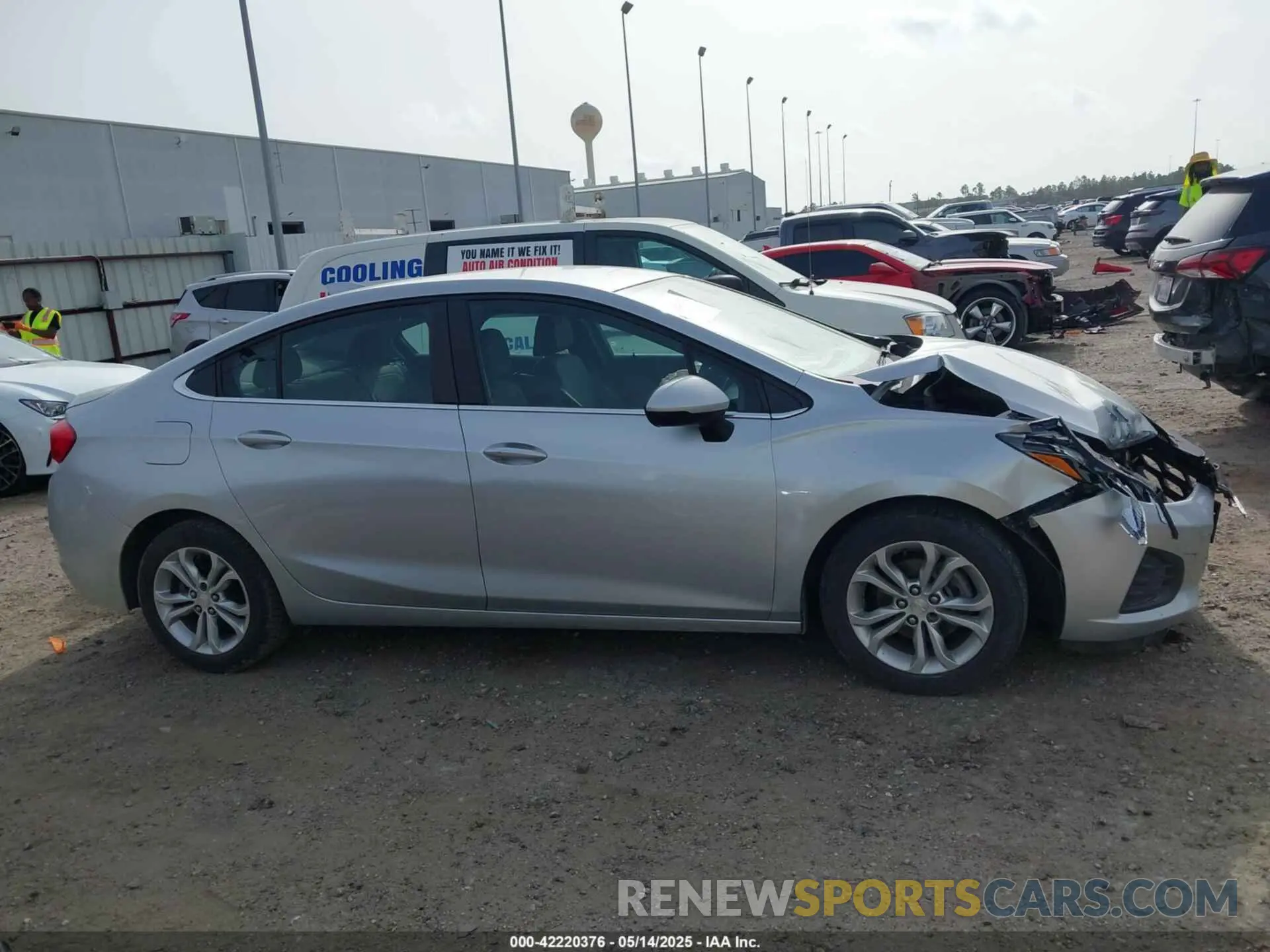 13 Photograph of a damaged car 1G1BE5SM7K7108934 CHEVROLET CRUZE 2019