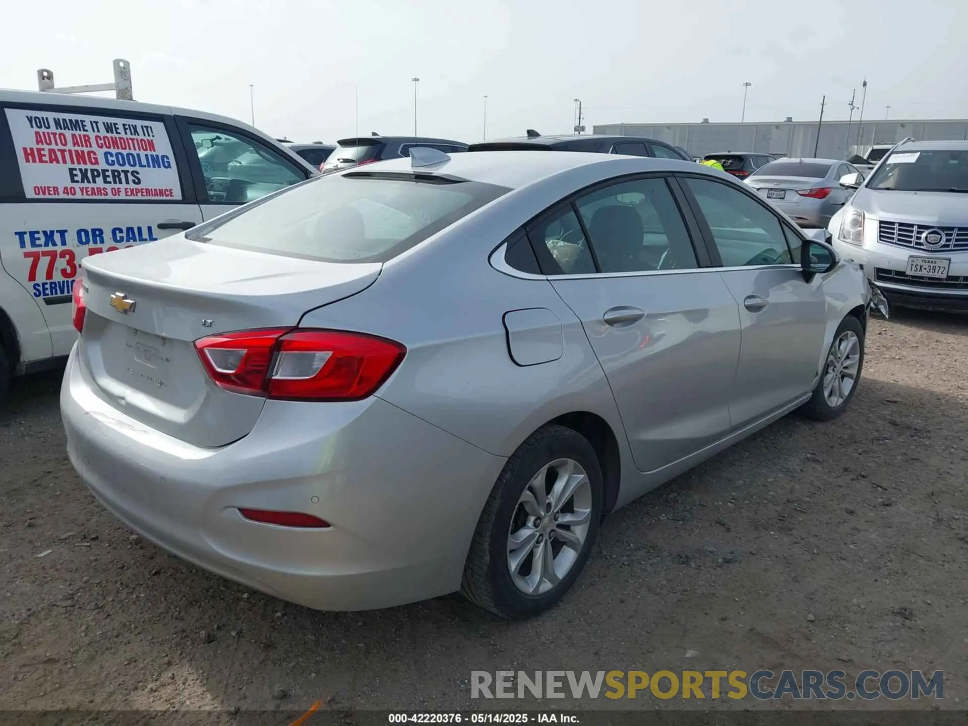 4 Photograph of a damaged car 1G1BE5SM7K7108934 CHEVROLET CRUZE 2019