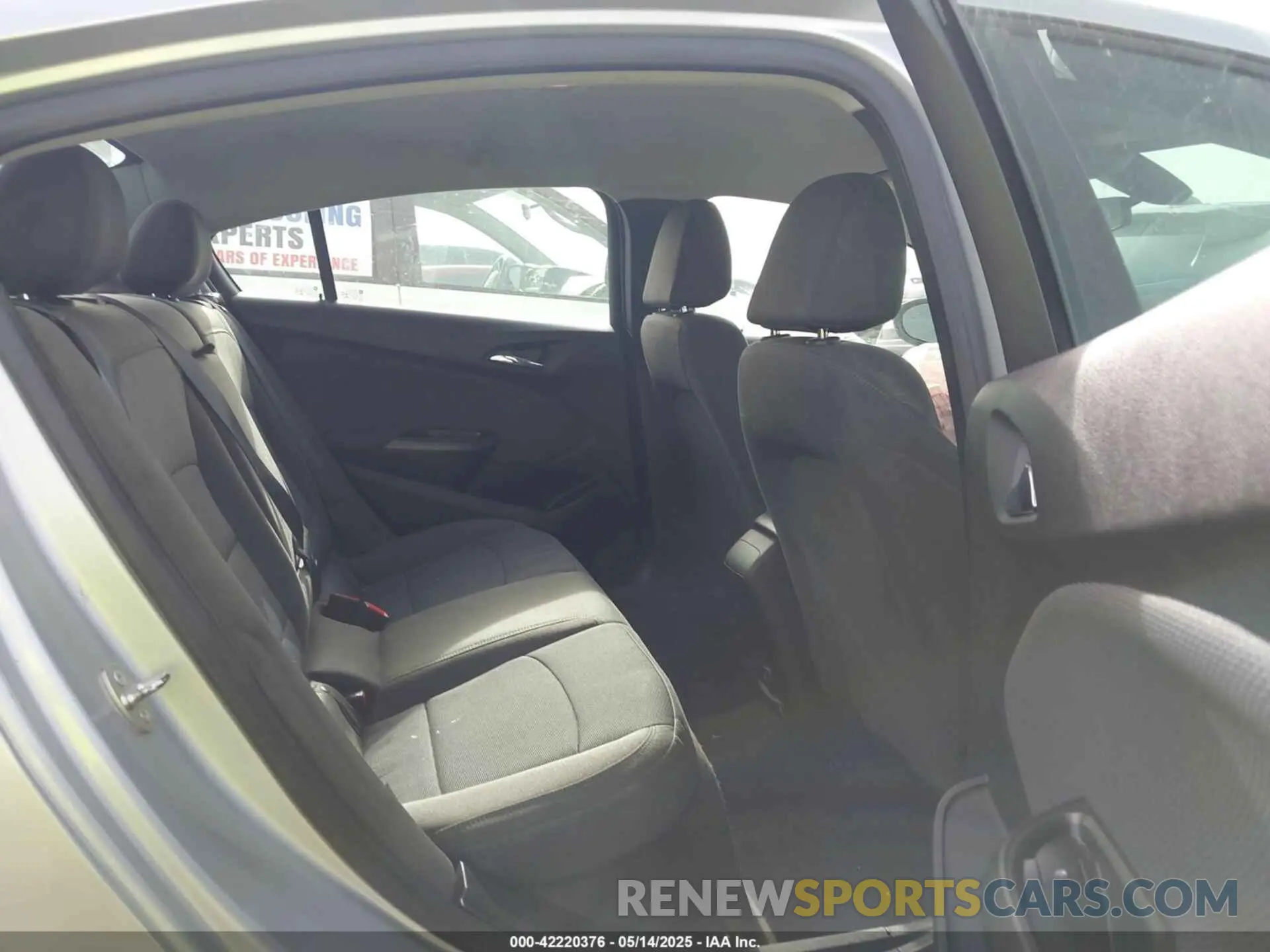 8 Photograph of a damaged car 1G1BE5SM7K7108934 CHEVROLET CRUZE 2019