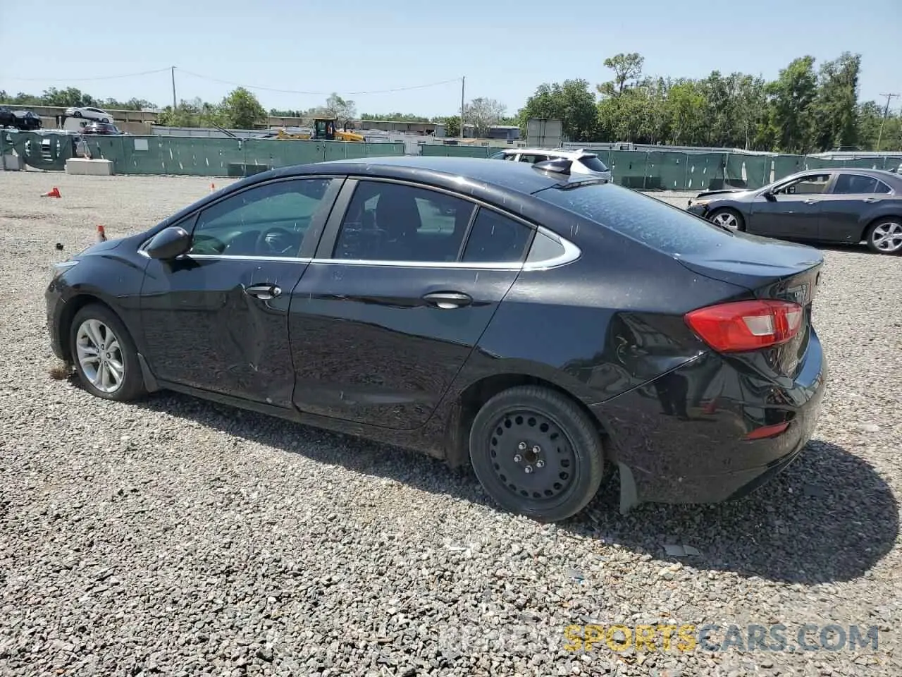 2 Фотография поврежденного автомобиля 1G1BE5SM7K7145580 CHEVROLET CRUZE 2019