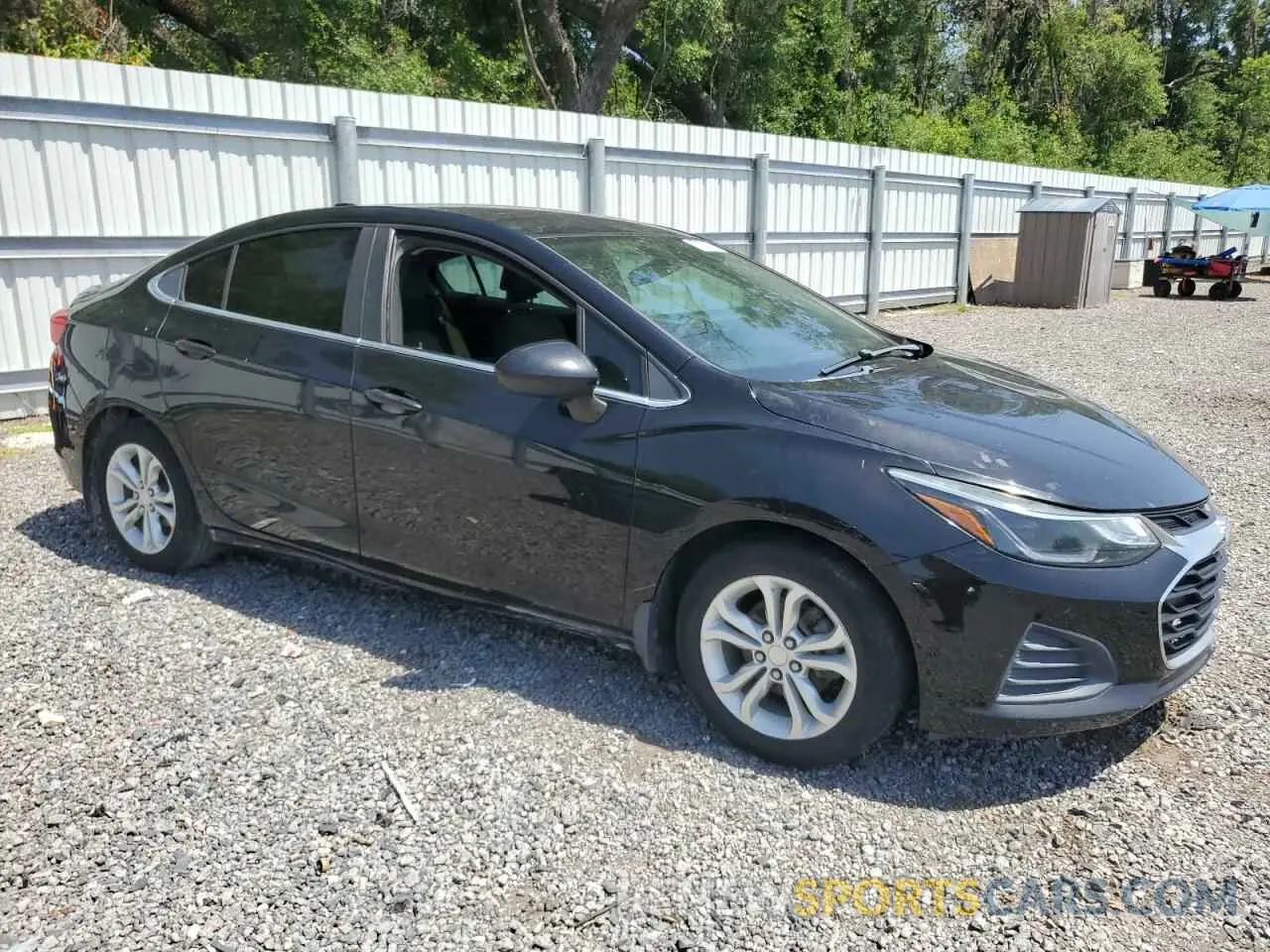 4 Фотография поврежденного автомобиля 1G1BE5SM7K7145580 CHEVROLET CRUZE 2019