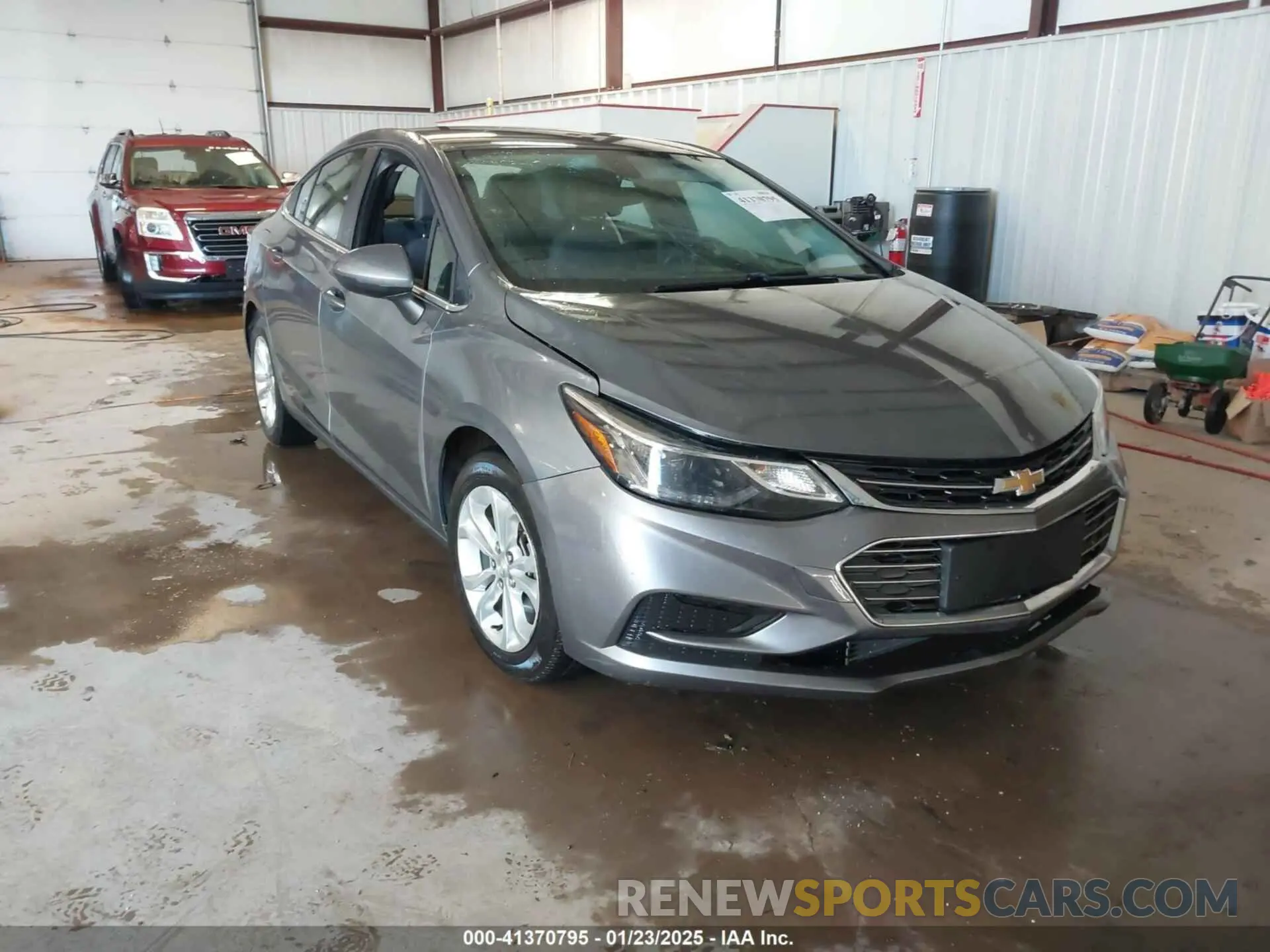 1 Photograph of a damaged car 1G1BE5SM8K7101538 CHEVROLET CRUZE 2019