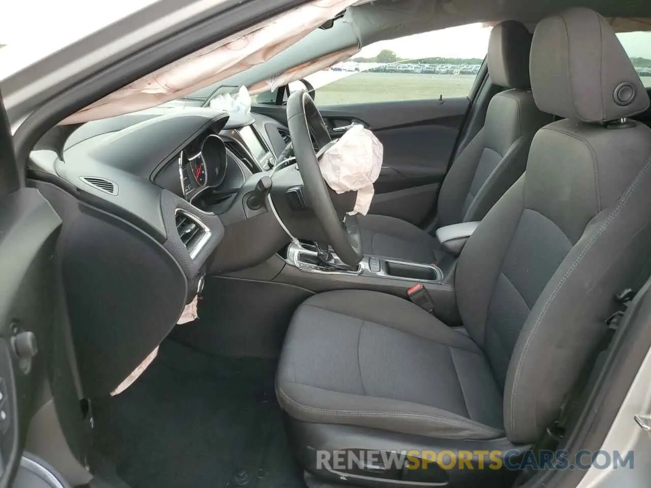 7 Фотография поврежденного автомобиля 1G1BE5SM8K7102768 CHEVROLET CRUZE 2019