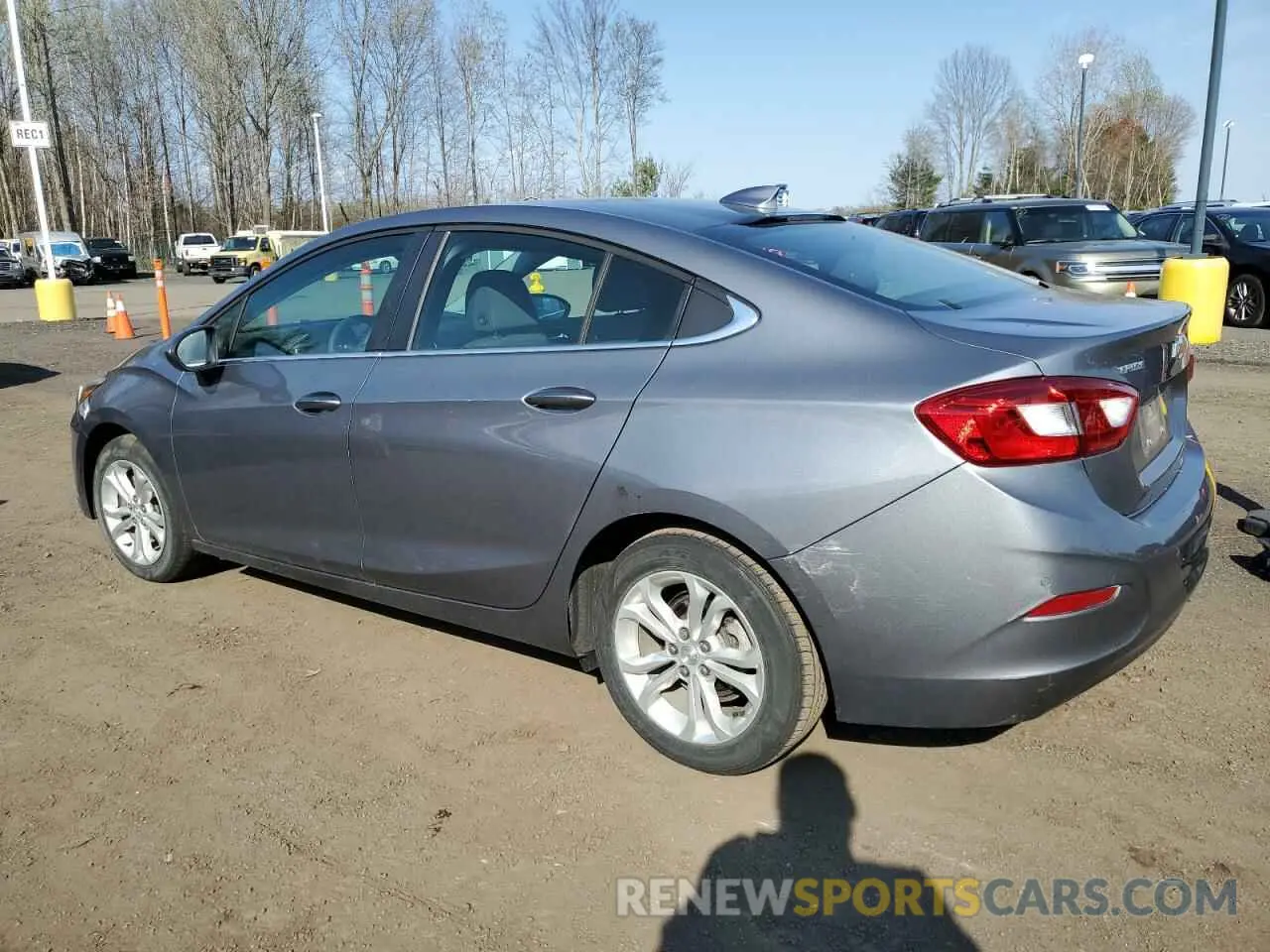 2 Photograph of a damaged car 1G1BE5SM8K7120185 CHEVROLET CRUZE 2019