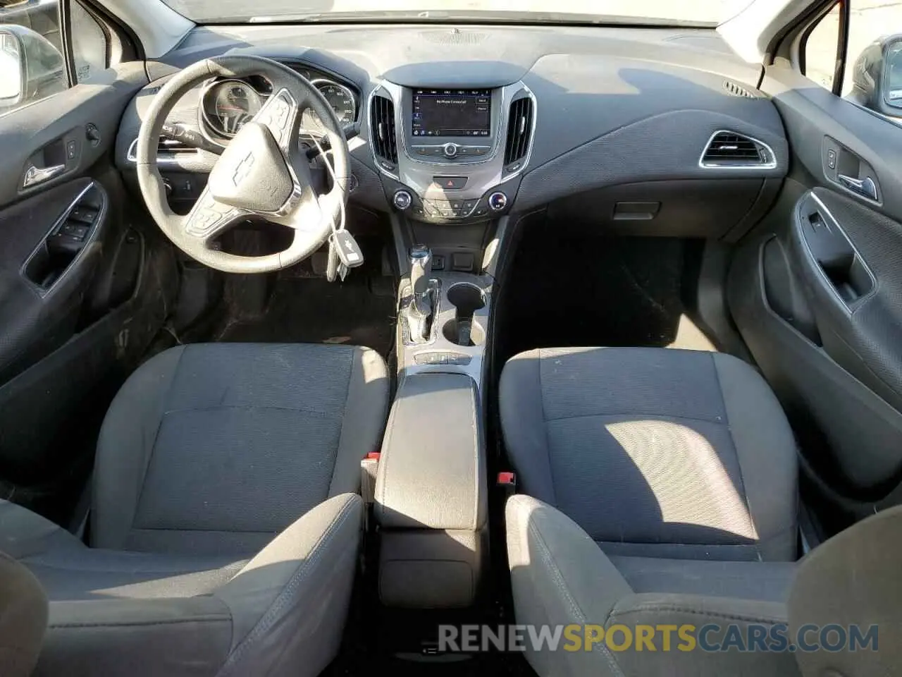 8 Photograph of a damaged car 1G1BE5SM8K7120185 CHEVROLET CRUZE 2019