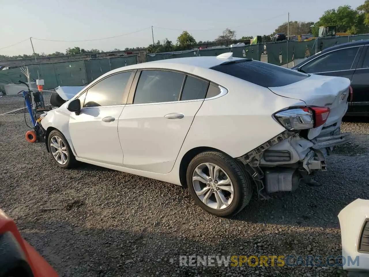 2 Фотография поврежденного автомобиля 1G1BE5SM8K7125094 CHEVROLET CRUZE 2019