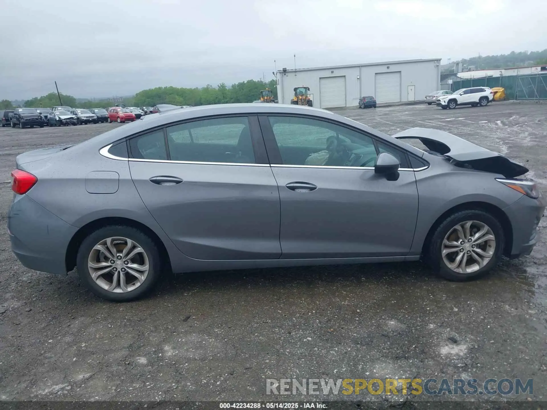 13 Photograph of a damaged car 1G1BE5SM8K7138508 CHEVROLET CRUZE 2019