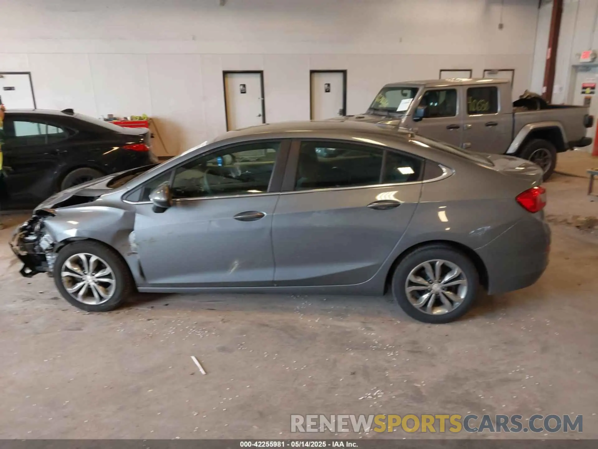 14 Фотография поврежденного автомобиля 1G1BE5SM8K7139173 CHEVROLET CRUZE 2019