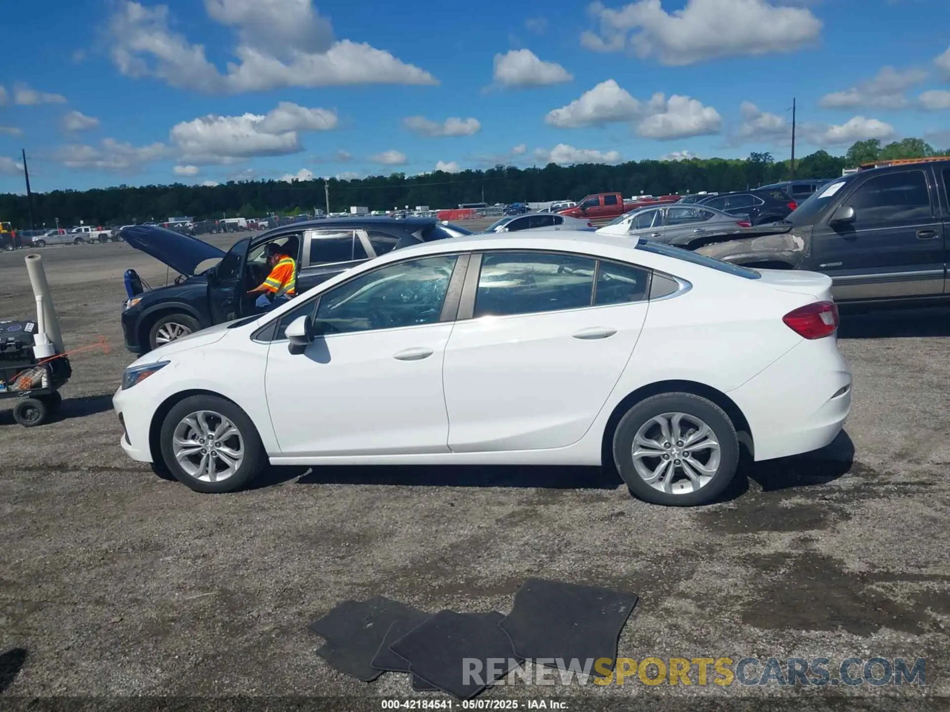 15 Photograph of a damaged car 1G1BE5SM9K7113679 CHEVROLET CRUZE 2019