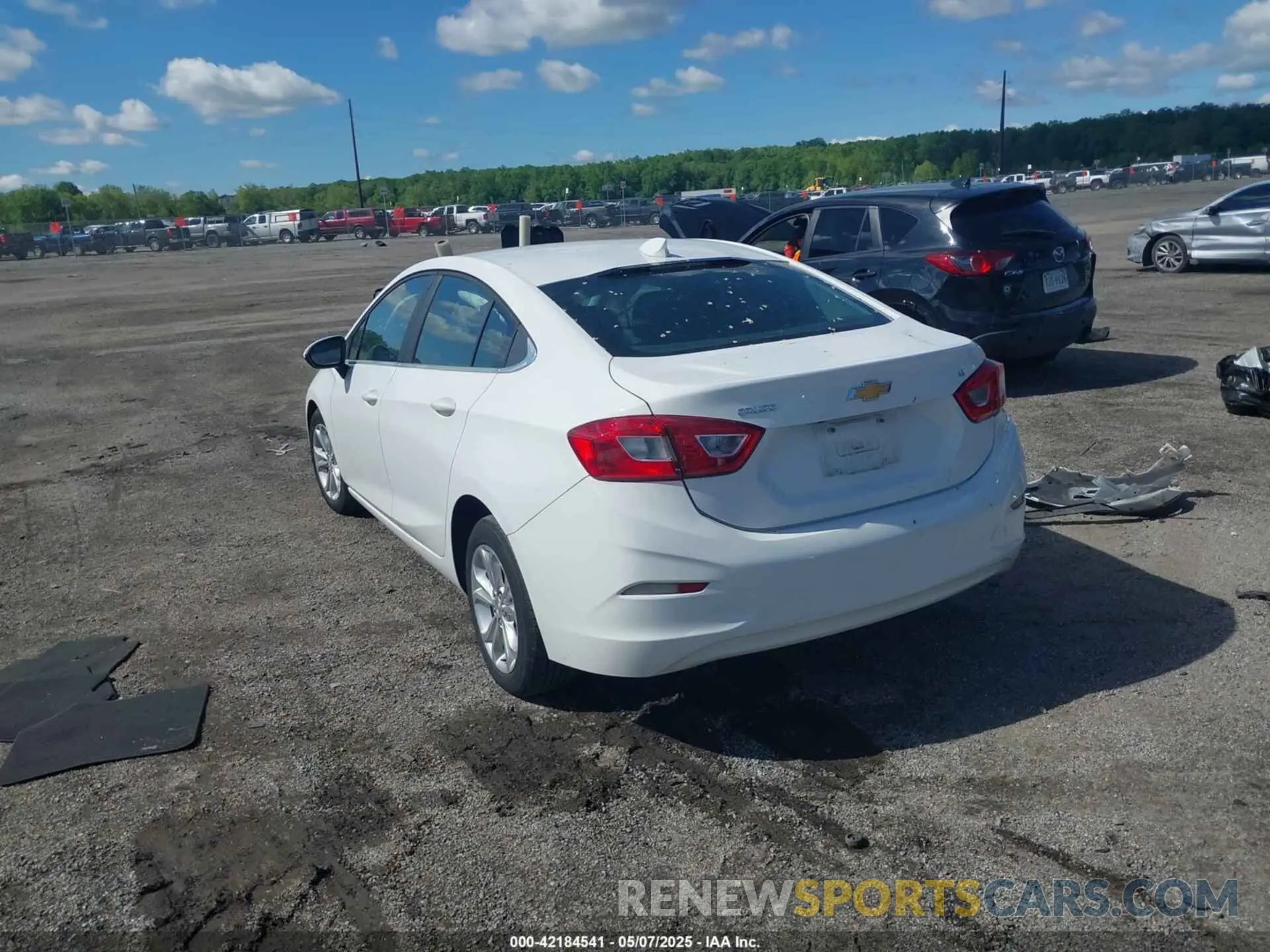 3 Photograph of a damaged car 1G1BE5SM9K7113679 CHEVROLET CRUZE 2019
