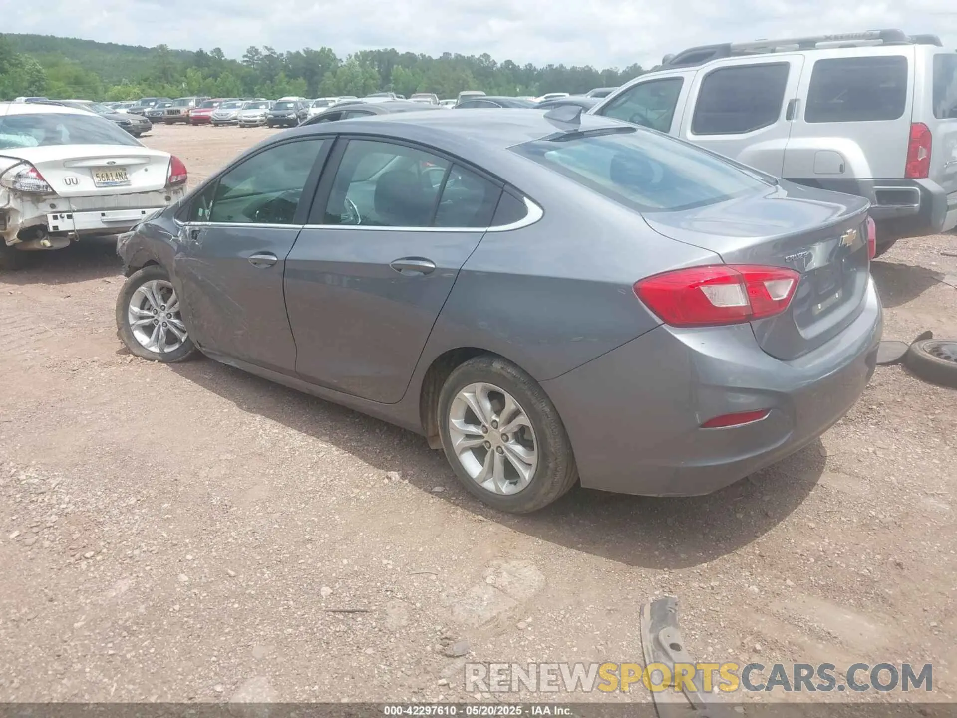 3 Фотография поврежденного автомобиля 1G1BE5SM9K7115562 CHEVROLET CRUZE 2019