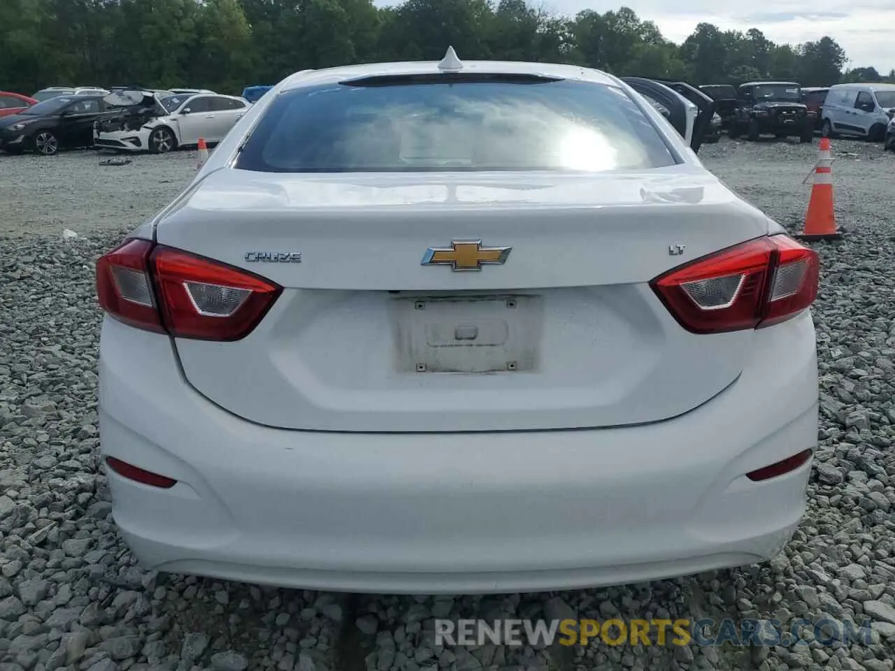 6 Photograph of a damaged car 1G1BE5SM9K7118154 CHEVROLET CRUZE 2019