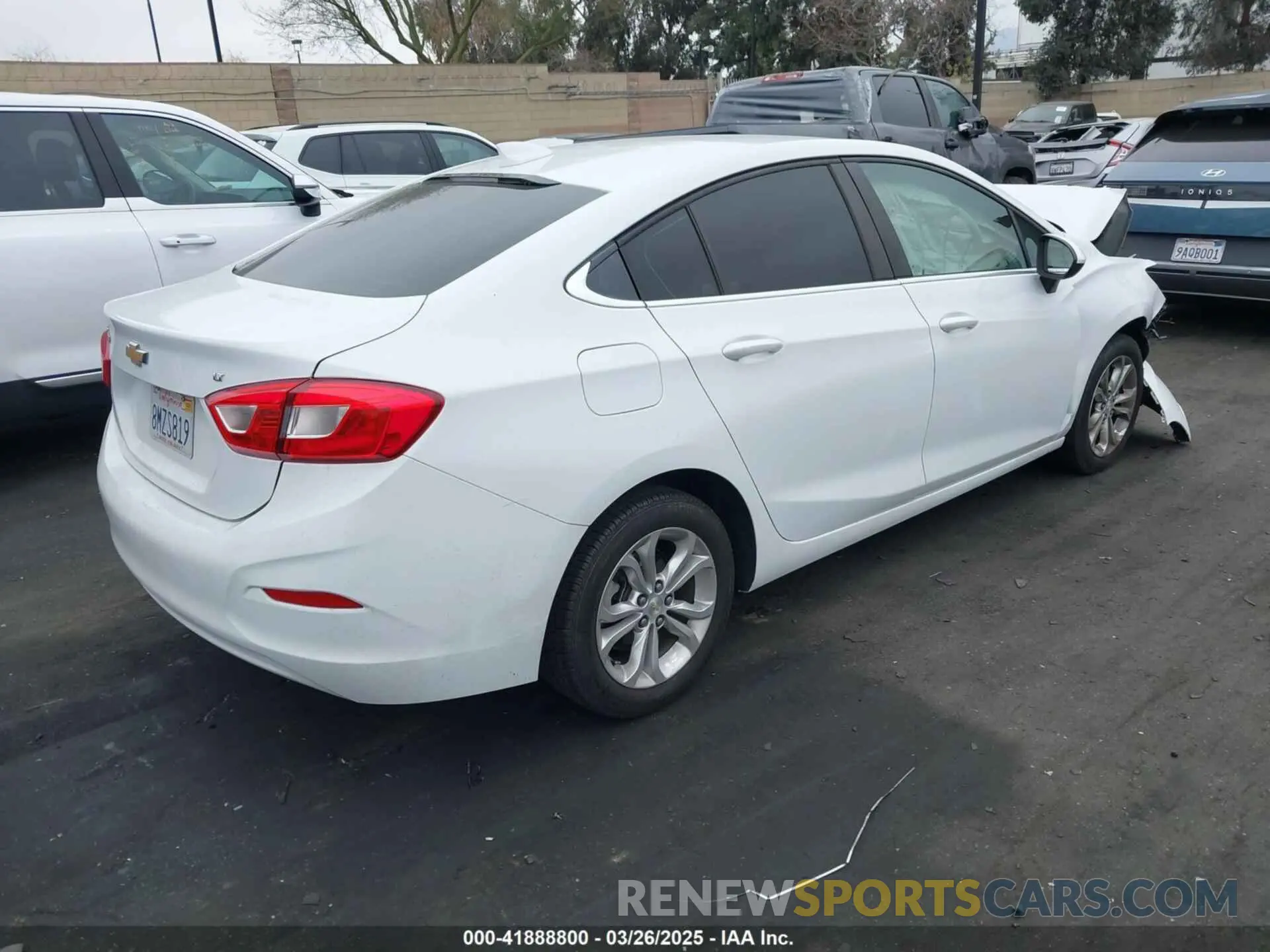 4 Photograph of a damaged car 1G1BE5SM9K7146147 CHEVROLET CRUZE 2019