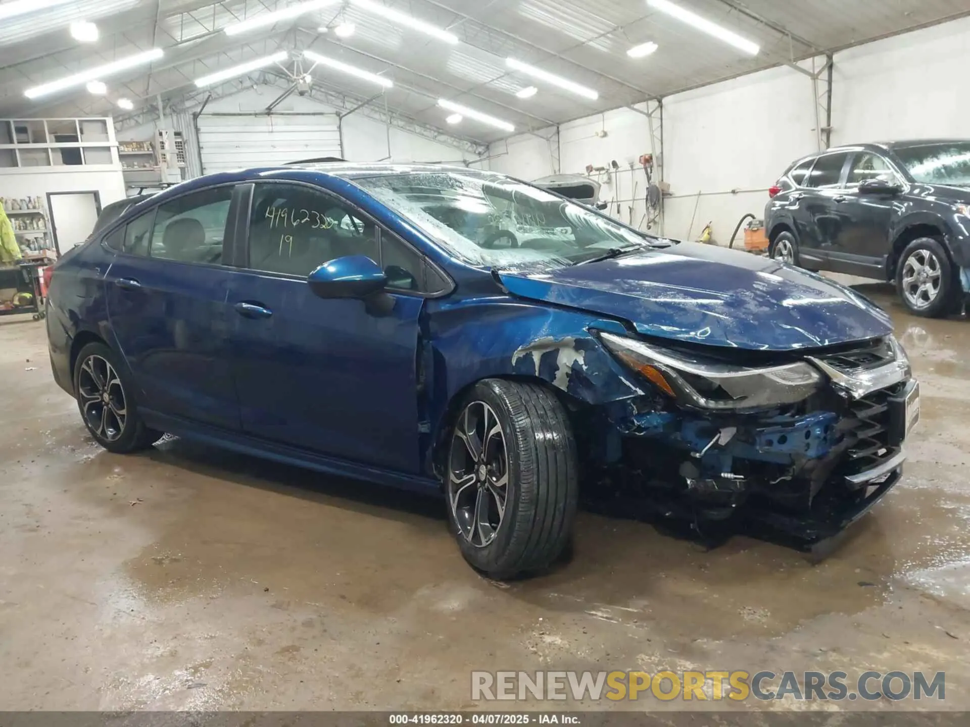 1 Photograph of a damaged car 1G1BE5SMXK7123508 CHEVROLET CRUZE 2019