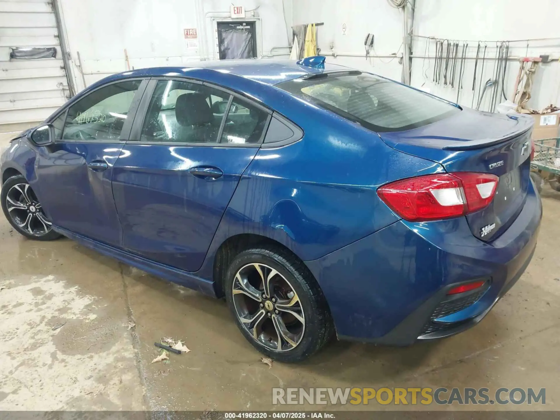 3 Photograph of a damaged car 1G1BE5SMXK7123508 CHEVROLET CRUZE 2019