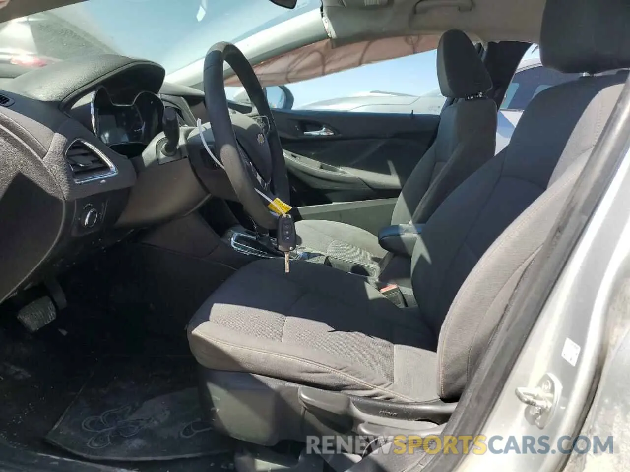 7 Фотография поврежденного автомобиля 1G1BJ5SM3K7105248 CHEVROLET CRUZE 2019