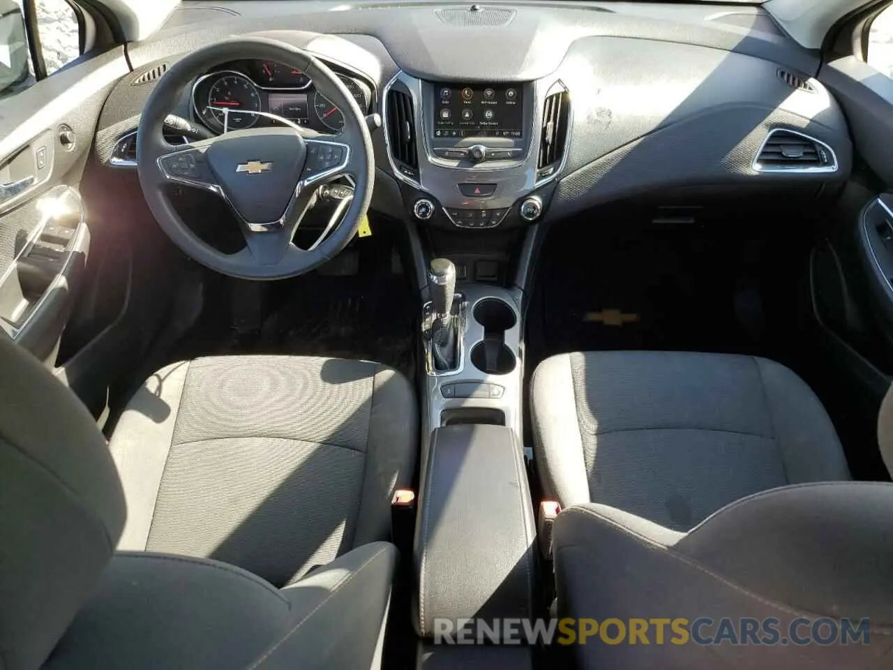 8 Photograph of a damaged car 1G1BJ5SM7K7104684 CHEVROLET CRUZE 2019