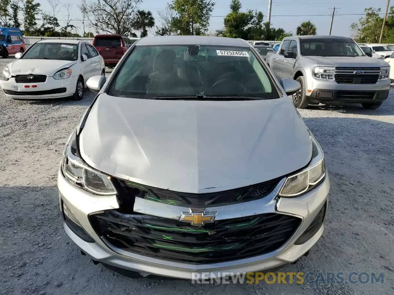 5 Фотография поврежденного автомобиля 1G1BJ5SM8K7104645 CHEVROLET CRUZE 2019