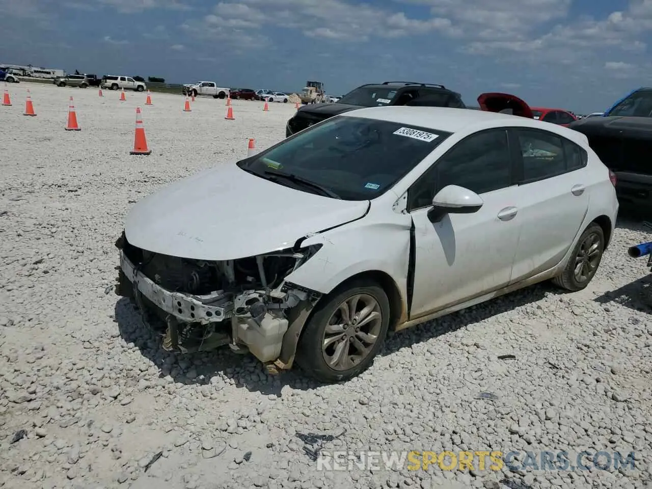 1 Photograph of a damaged car 3G1BC6SM0KS573682 CHEVROLET CRUZE 2019