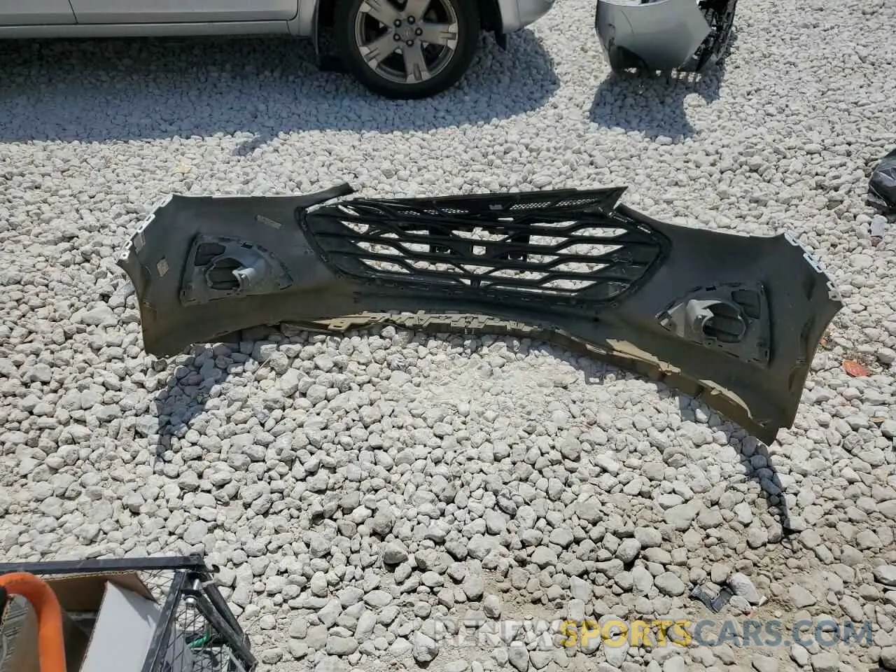 12 Photograph of a damaged car 3G1BC6SM0KS573682 CHEVROLET CRUZE 2019